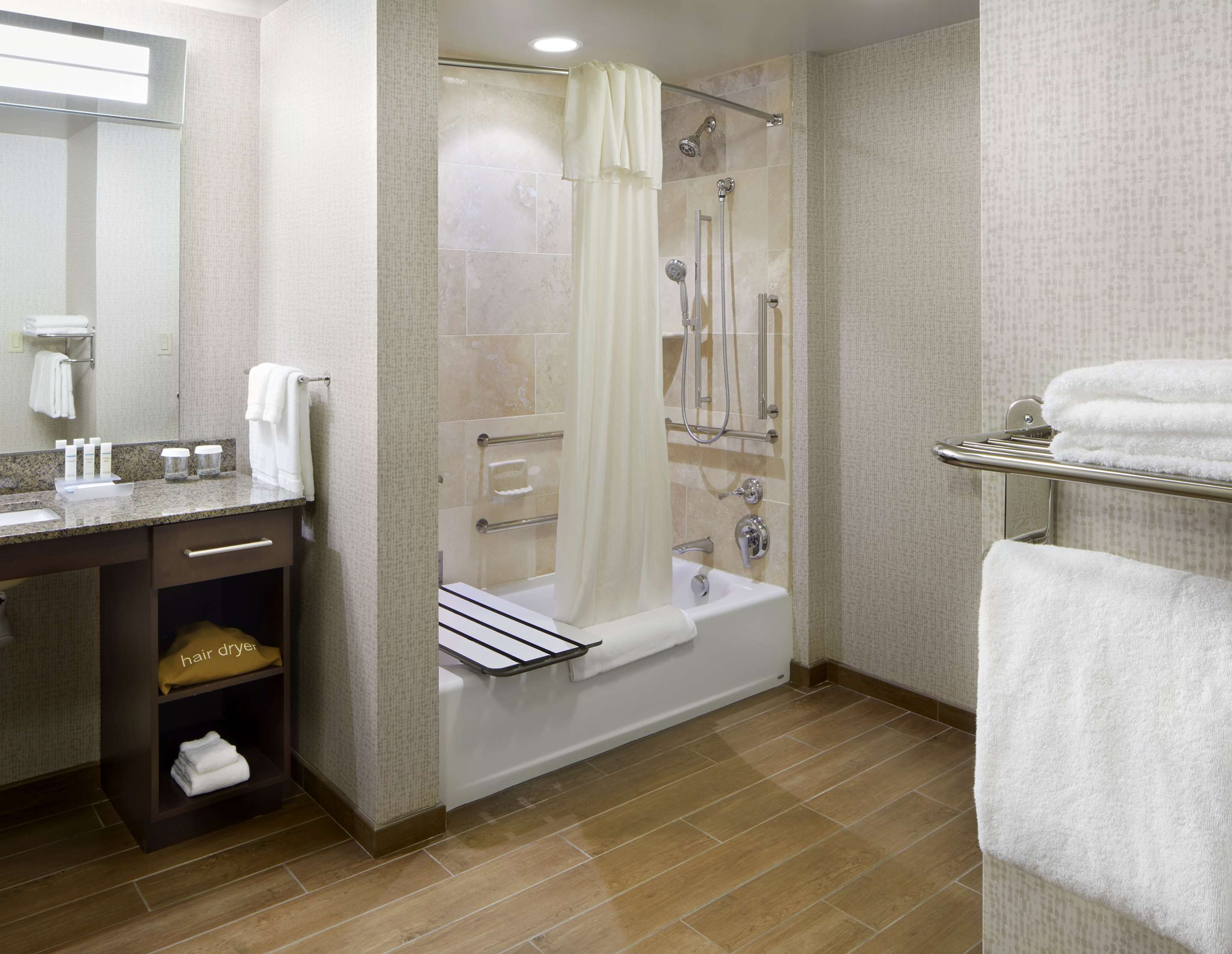 Guest room bath
