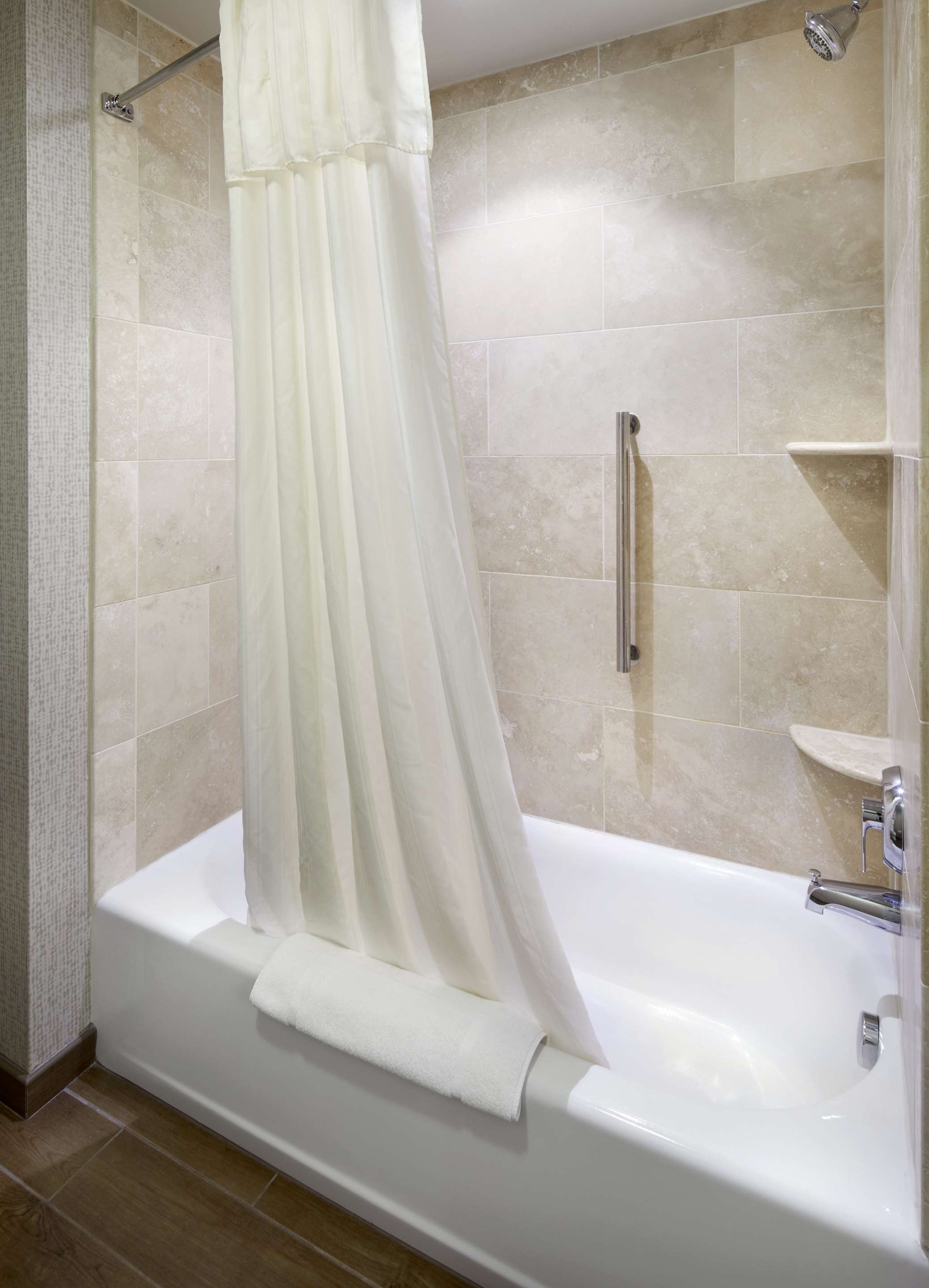 2 Queen Beds 1 Bedroom Larger Suite