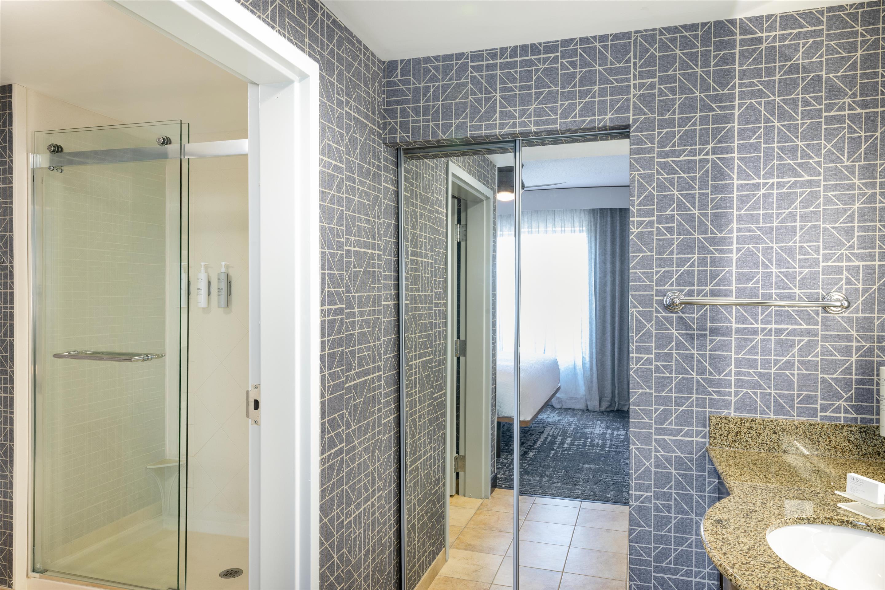 Guest room bath