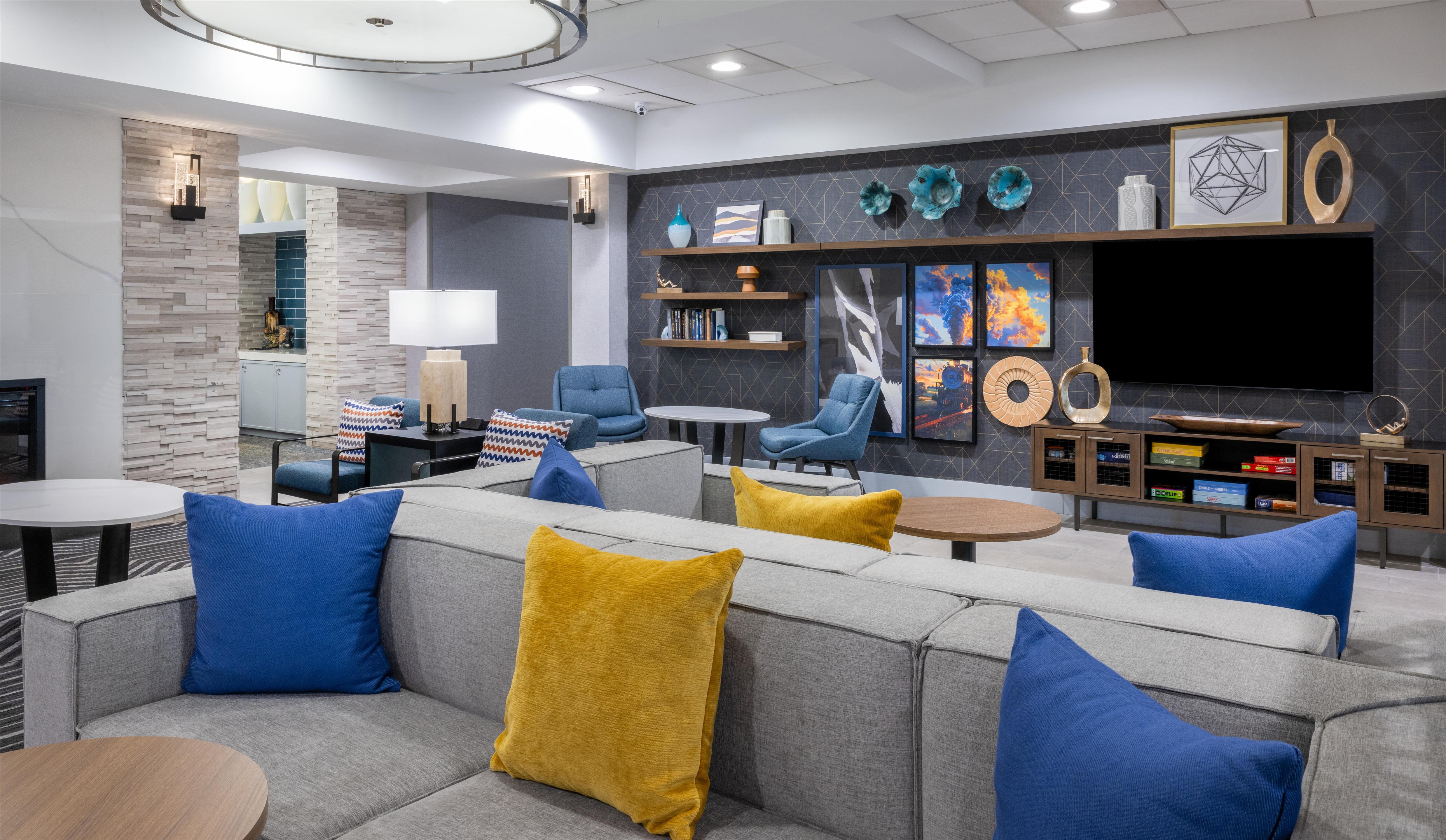 Lobby | Homewood Suites by Hilton Pittsburgh Southpointe