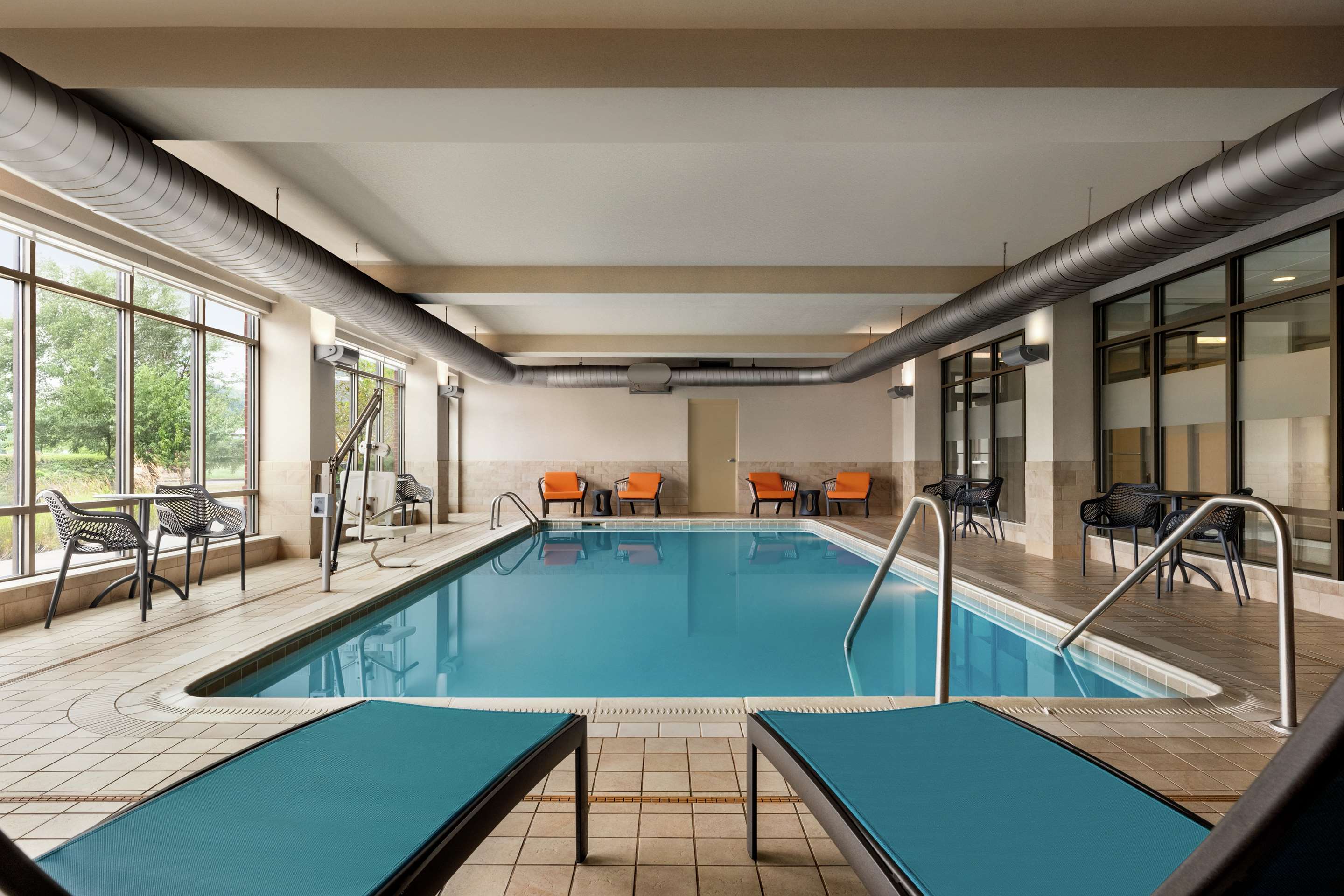 Pool | Hampton Inn & Suites Pittsburgh/Waterfront-West Homestead