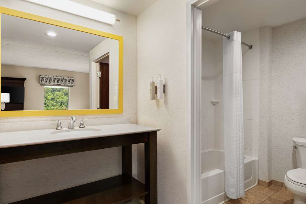 Hampton Inn & Suites Pittsburgh/Waterfront-We-guestroom-Guest Room,Bathroom,On-Site.jpg