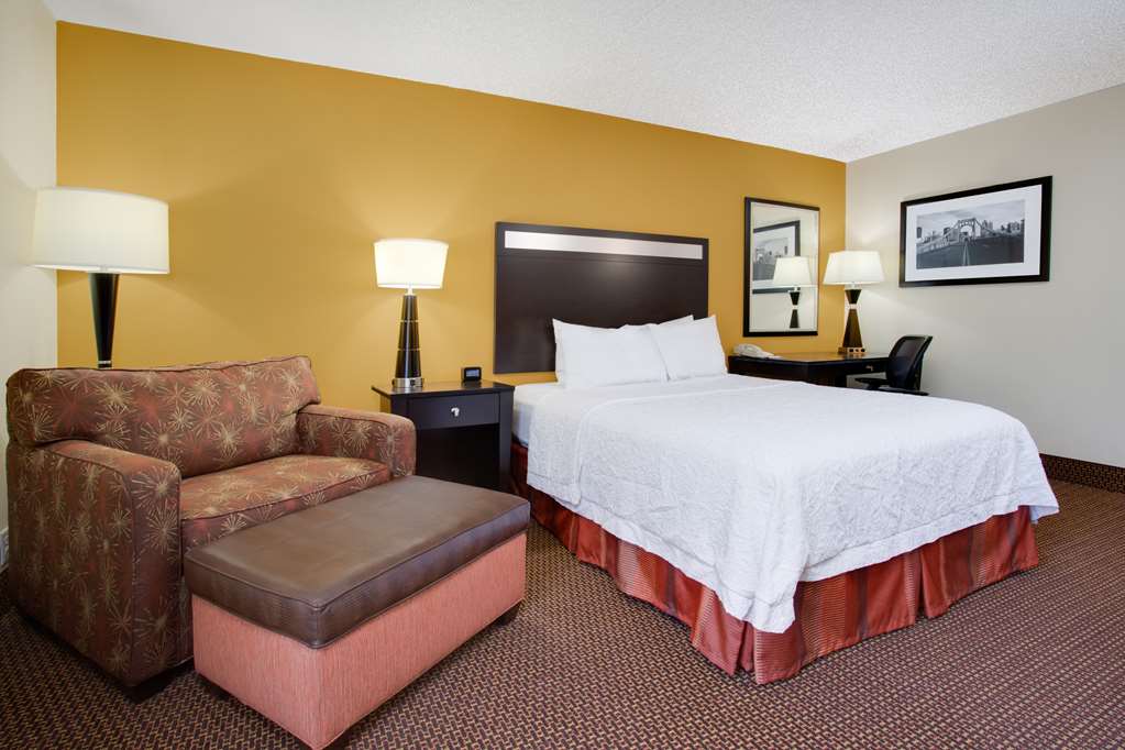 Hampton Inn by Hilton Pittsburgh/West Mifflin Room Type - 1QN MOB HEAR ACC RI-SHW NS