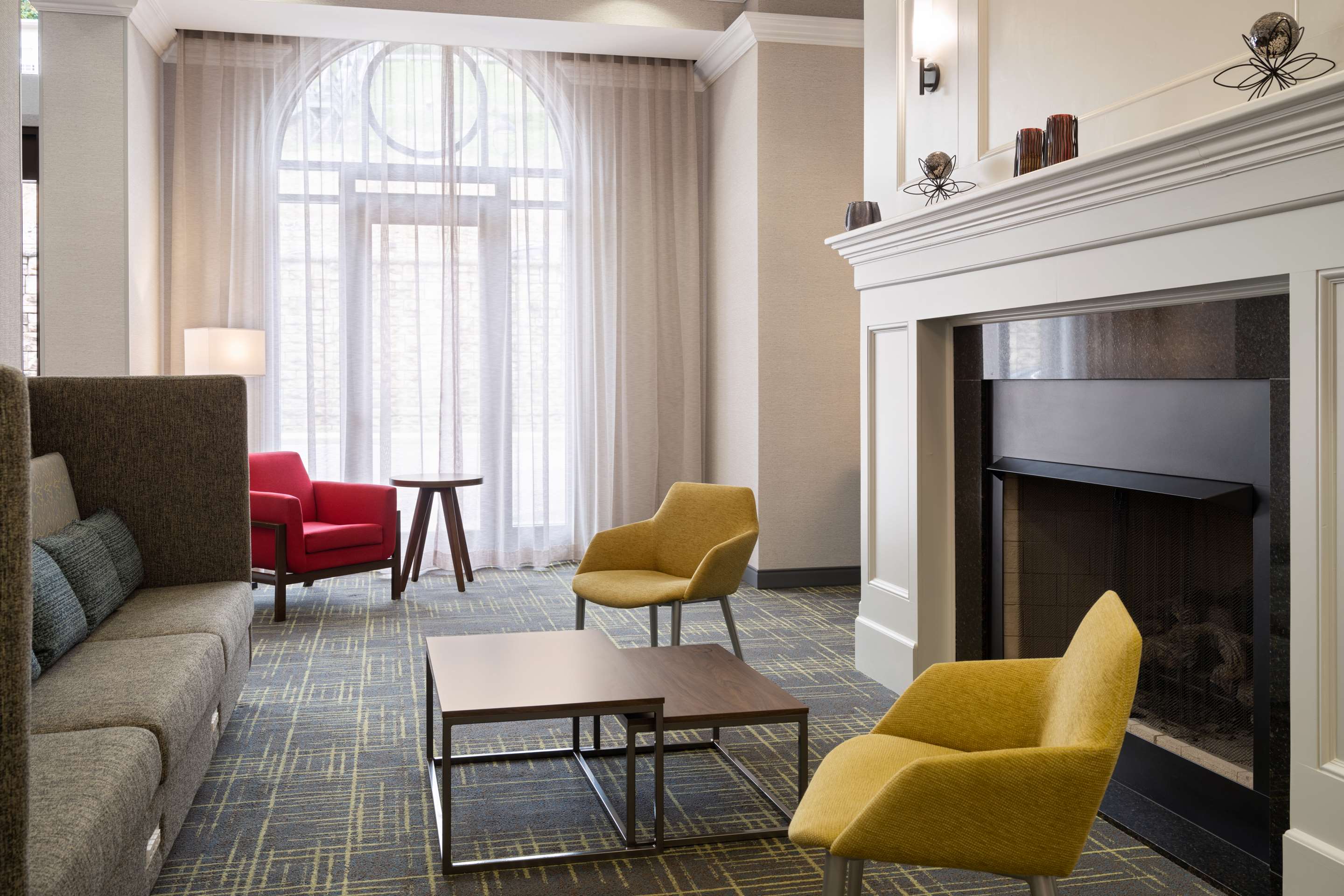Lobby | Hampton Inn Pikeville