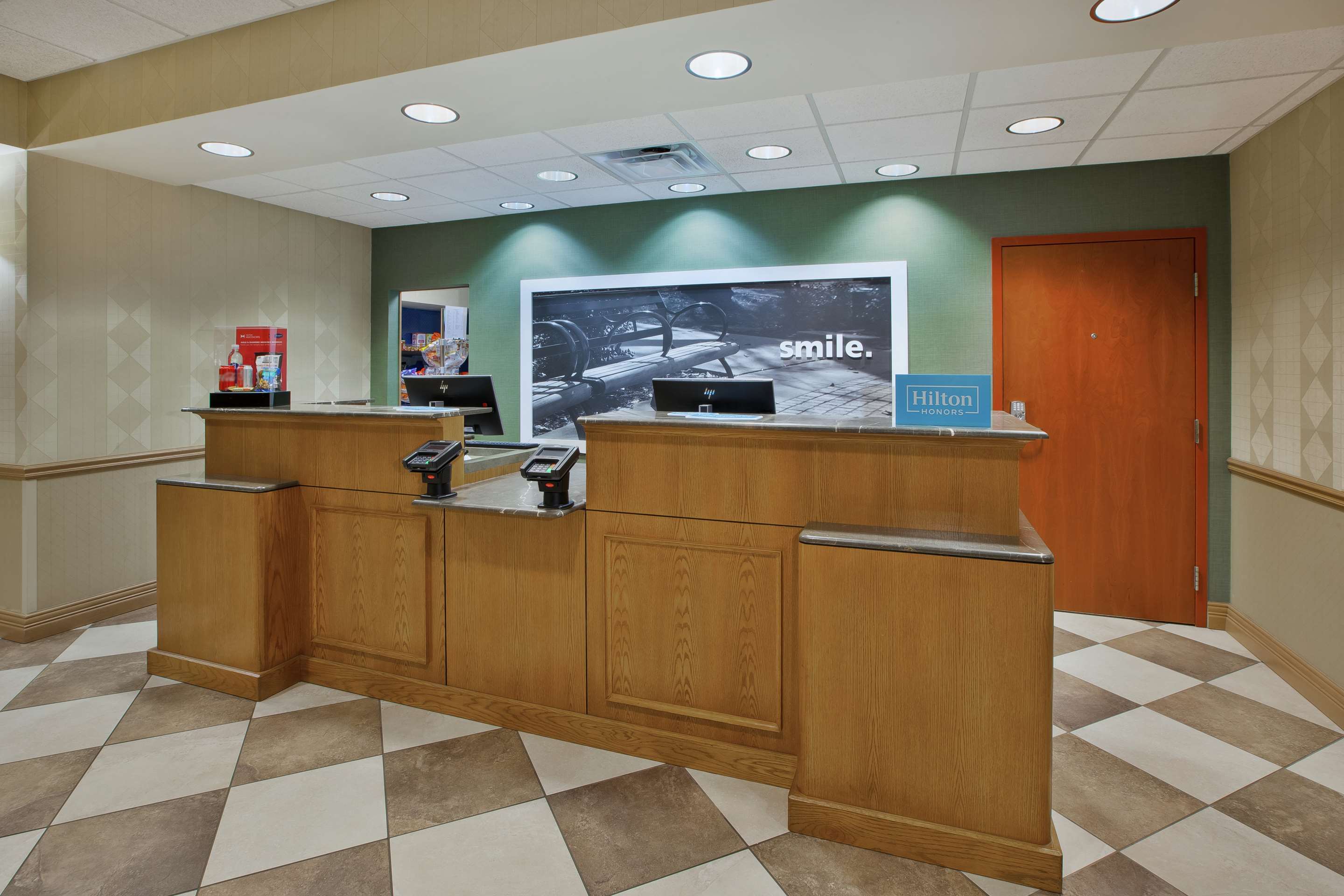 Reception | Hampton Inn & Suites Plattsburgh