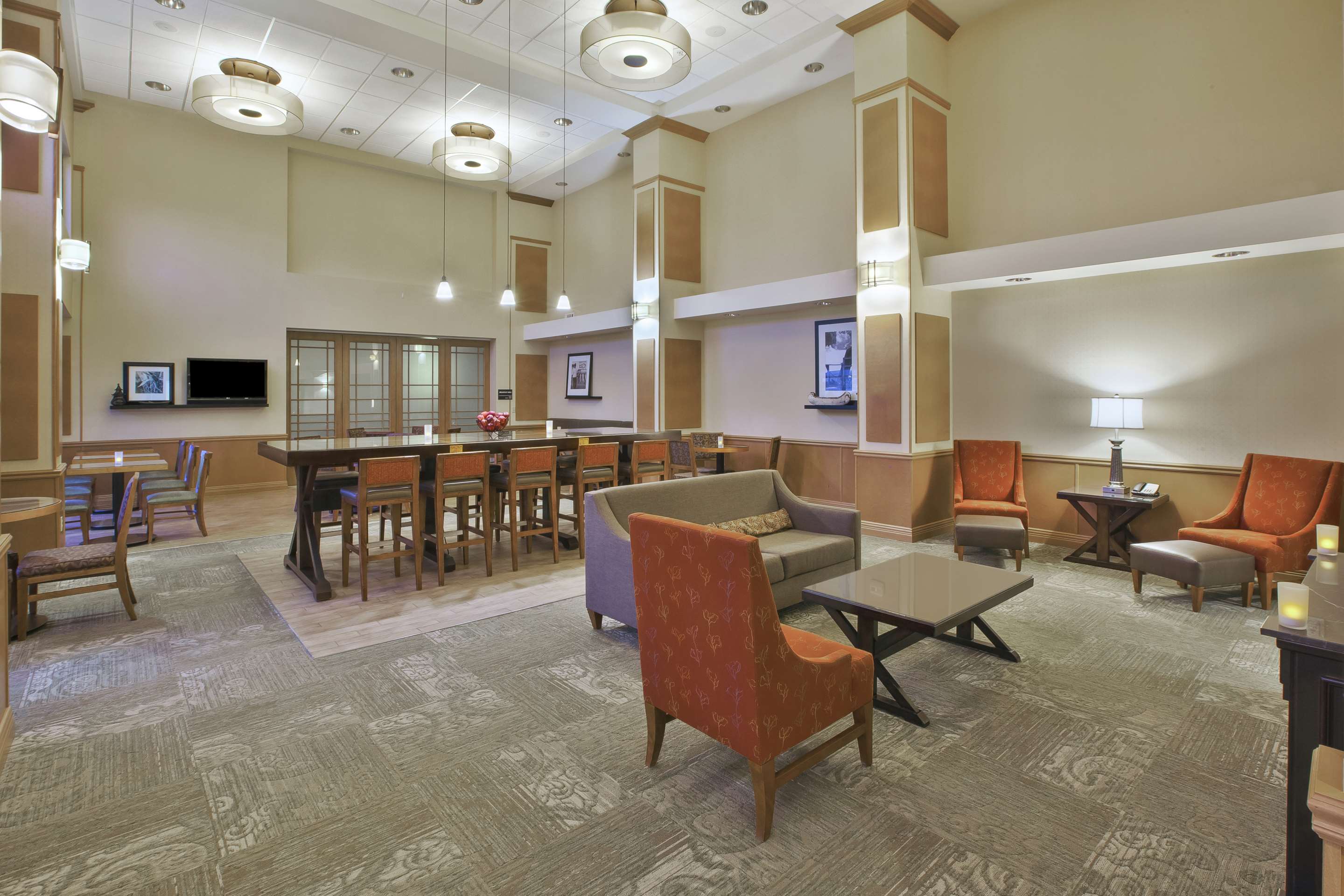 Lobby | Hampton Inn & Suites Plattsburgh