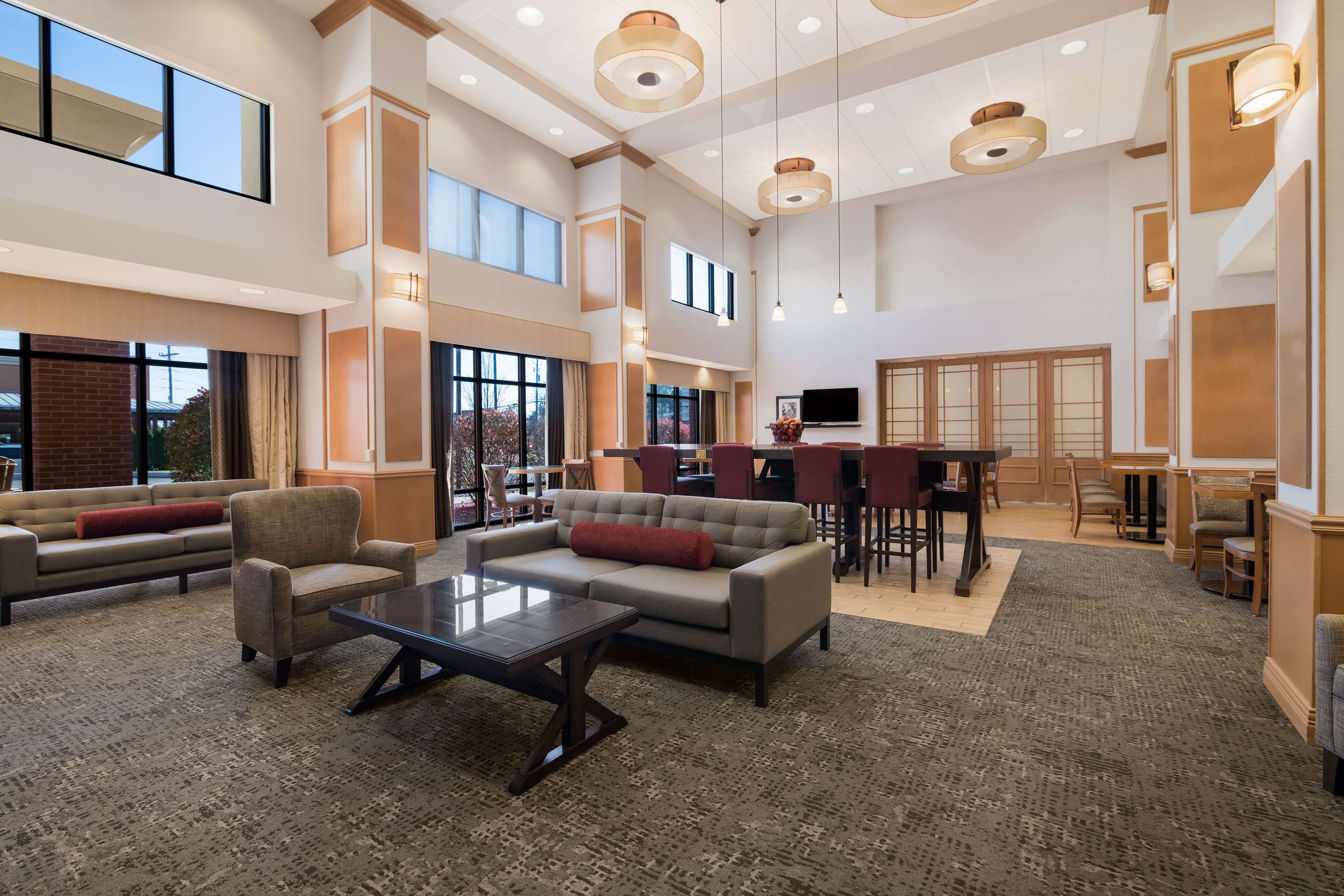 Breakfast Area | Hampton Inn & Suites Plattsburgh