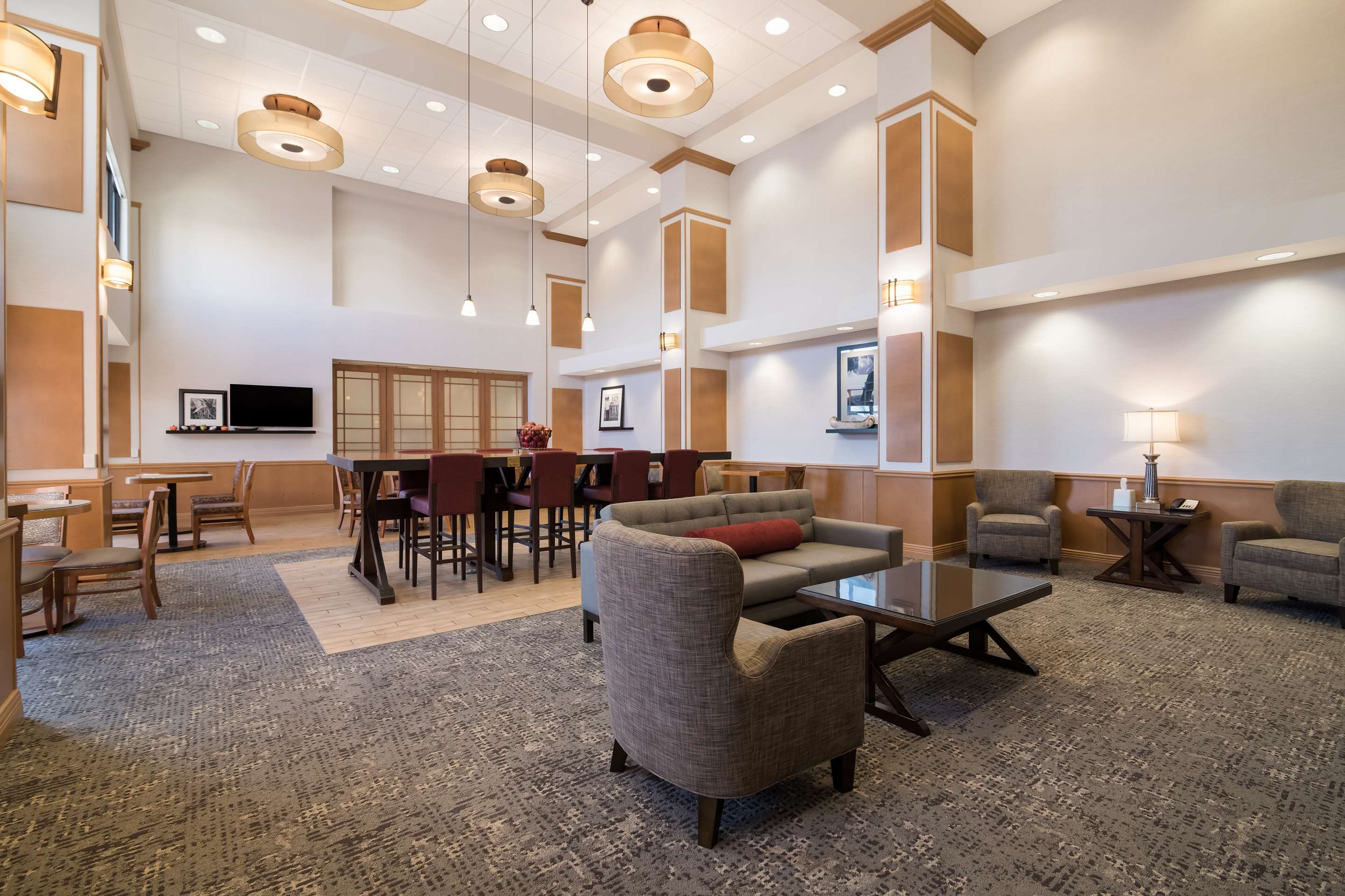Breakfast Area | Hampton Inn & Suites Plattsburgh