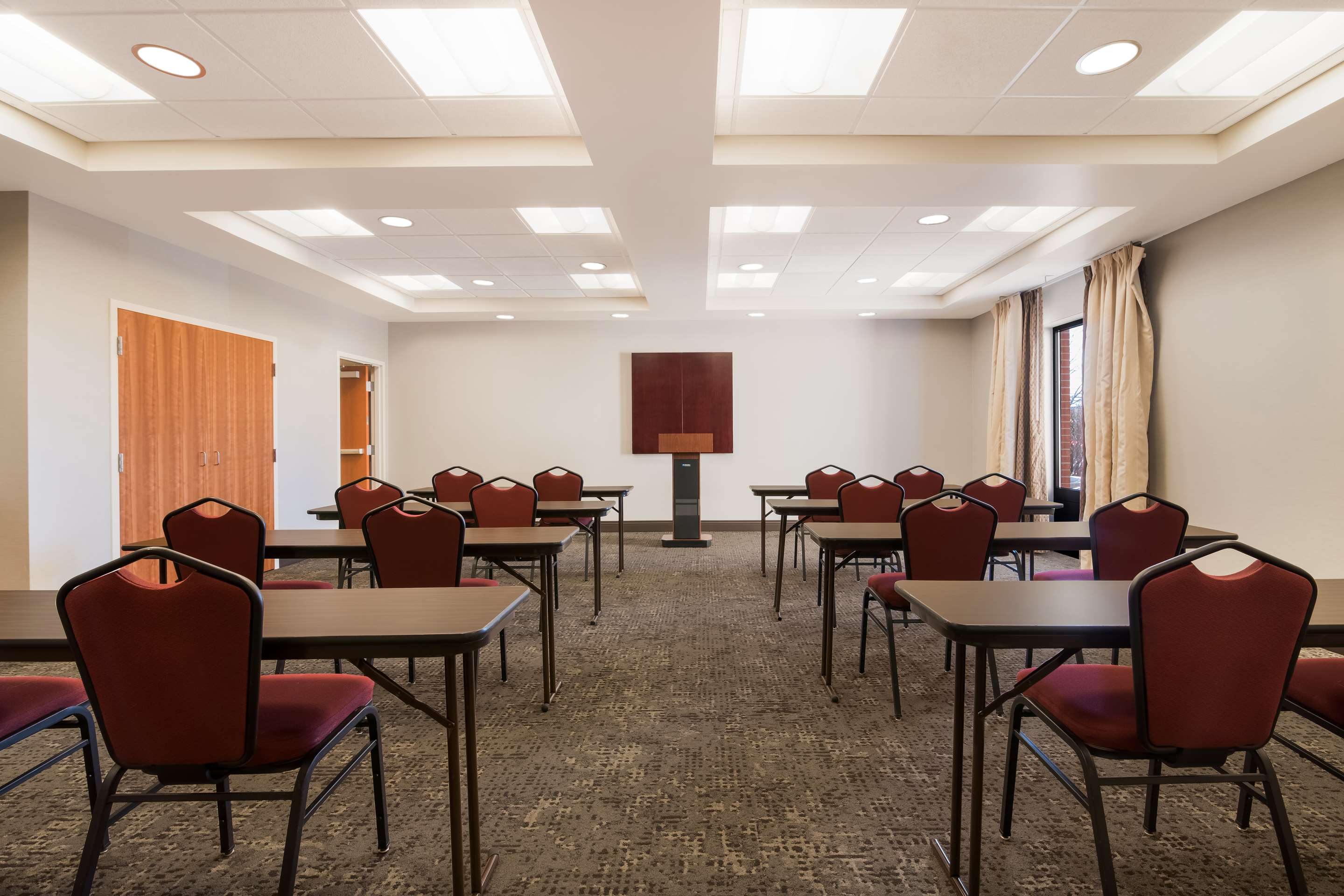 Meeting Room | Hampton Inn & Suites Plattsburgh