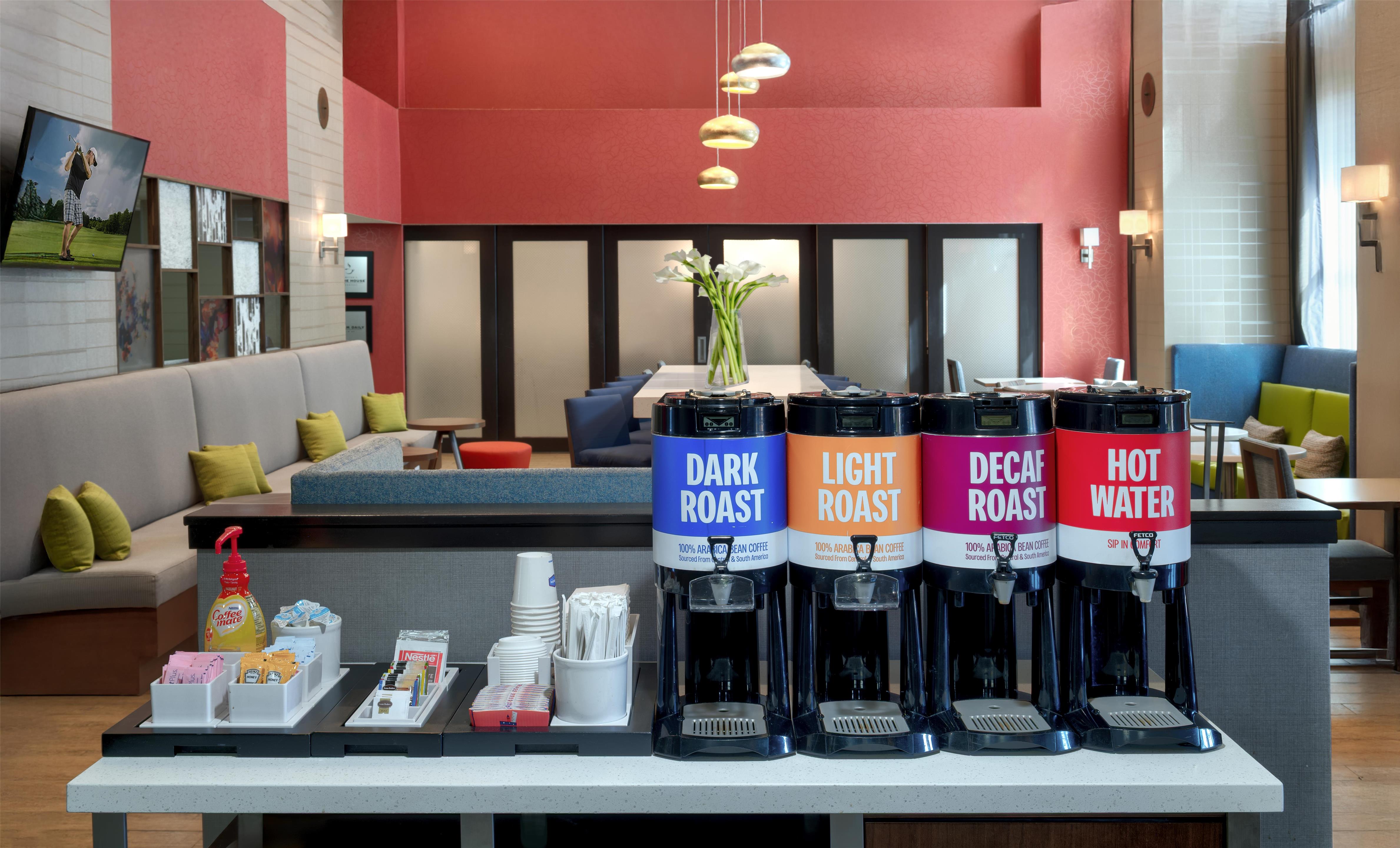 Lobby | Hampton Inn & Suites Palm Desert
