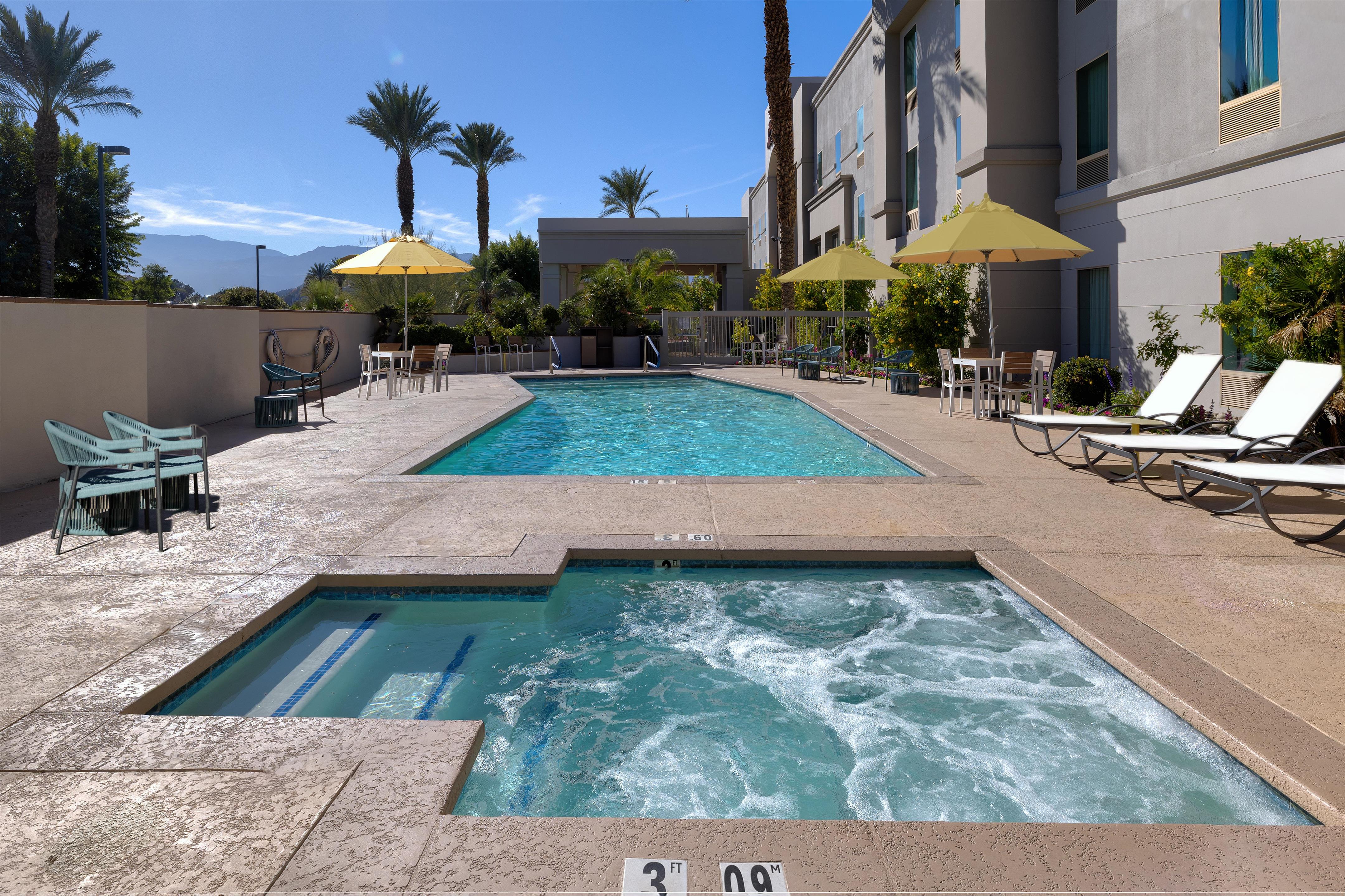 Pool | Hampton Inn & Suites Palm Desert