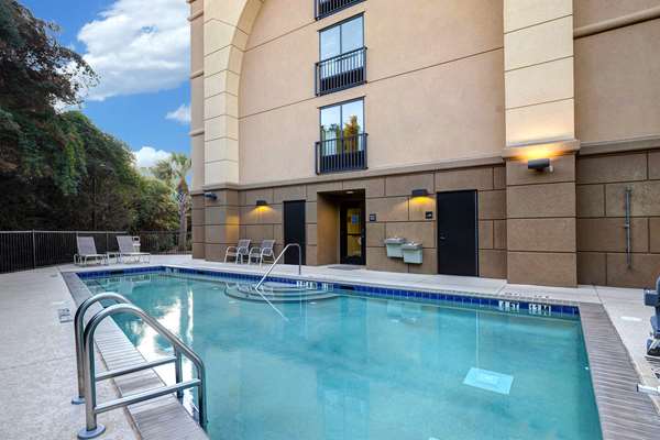 Pool - Hampton Inn & Suites Gulf Breeze