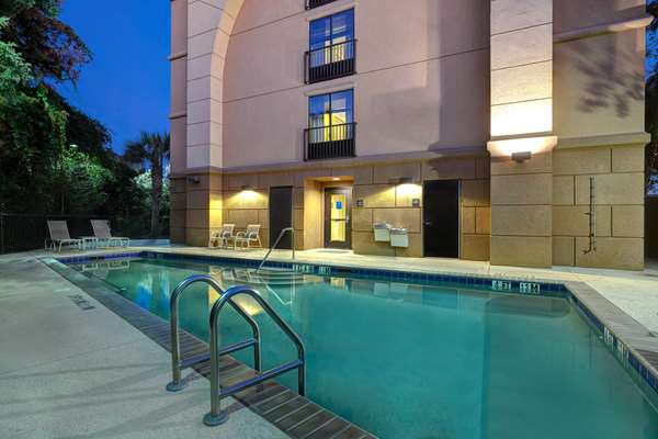 Pool - Hampton Inn & Suites Gulf Breeze
