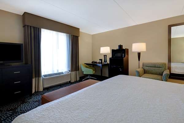  - Hampton Inn & Suites Gulf Breeze