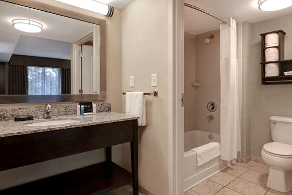  - Hampton Inn & Suites Gulf Breeze
