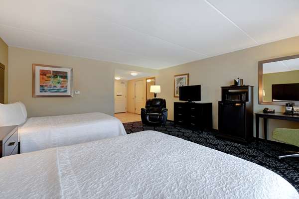  - Hampton Inn & Suites Gulf Breeze