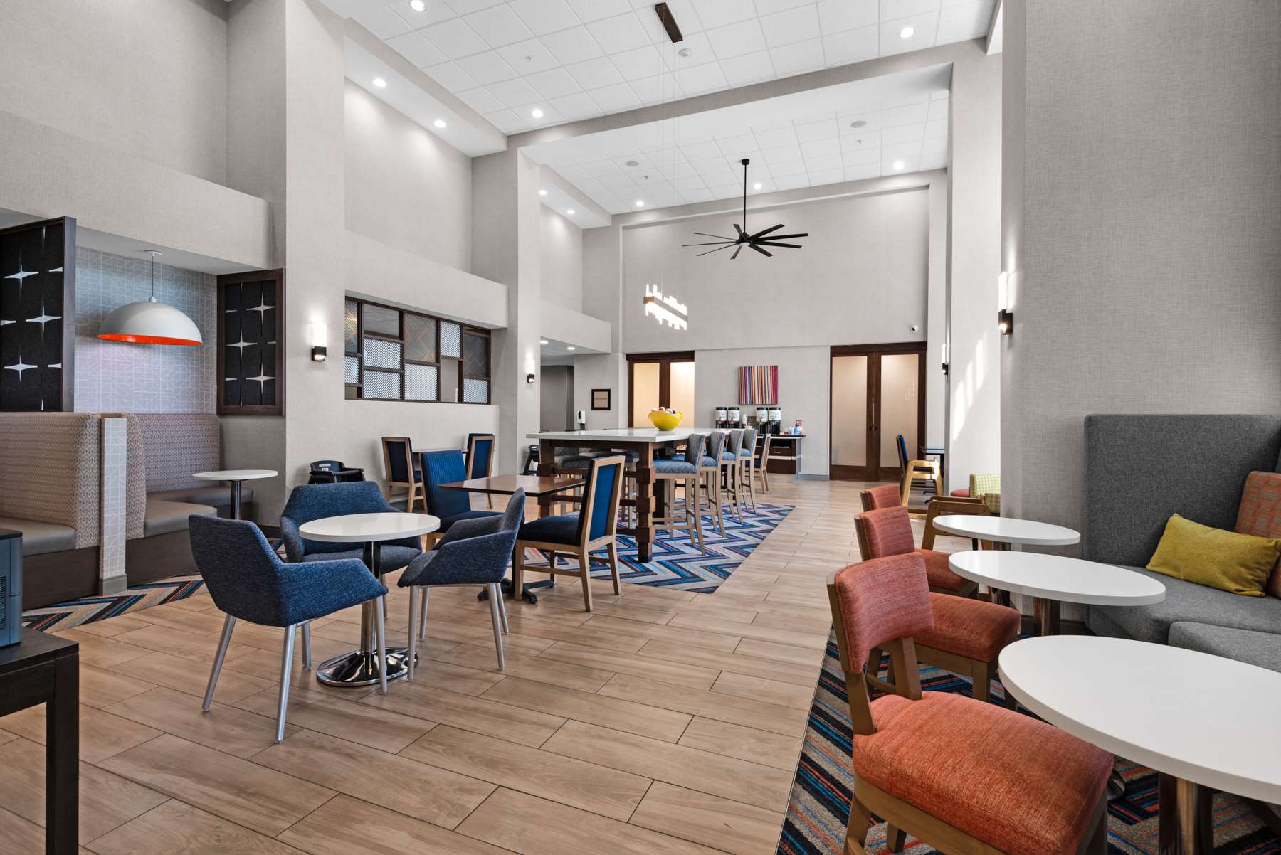 Restaurant | Hampton Inn & Suites Pensacola I-10 N at Univ. Town Plaza