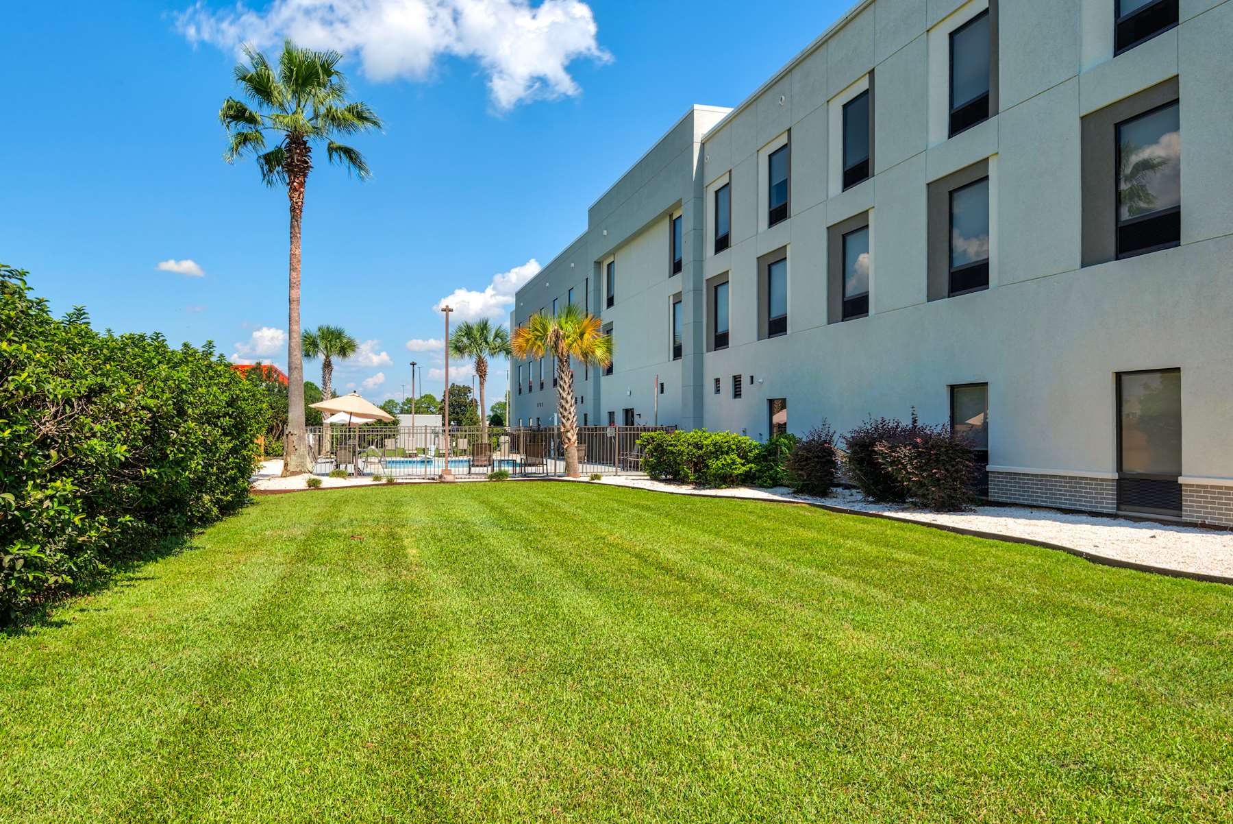 Exterior | Hampton Inn & Suites Pensacola I-10 N at Univ. Town Plaza