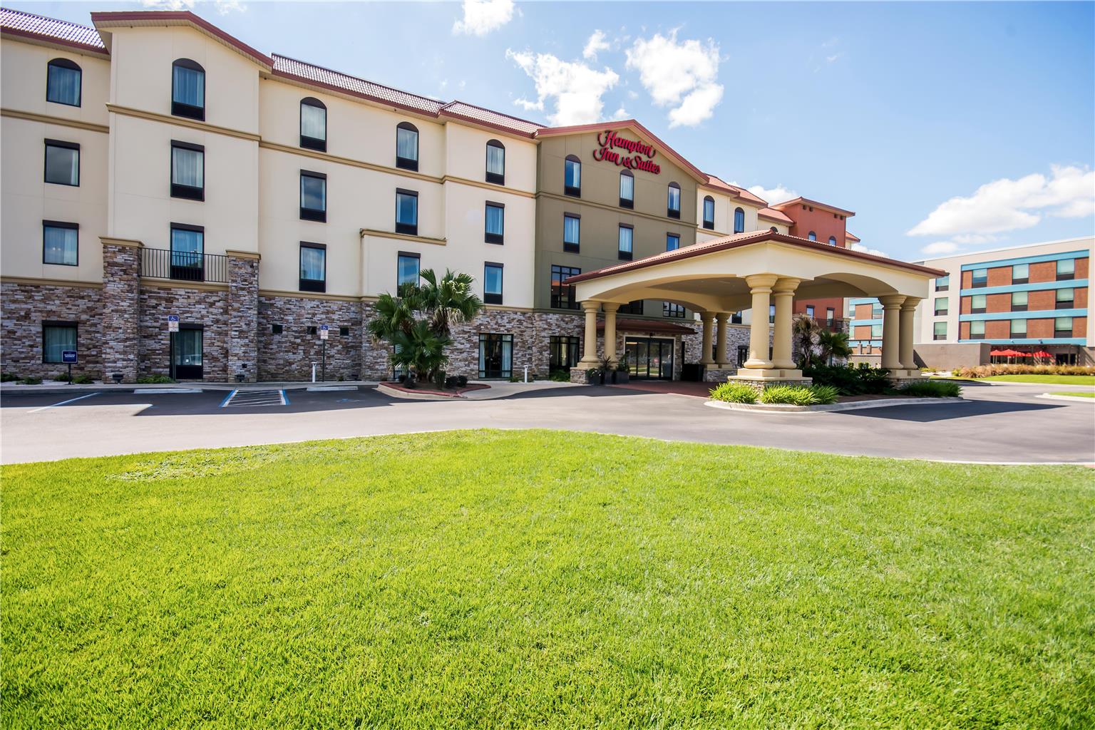 Hampton Inn & Suites I-10 Pine Forest Rd