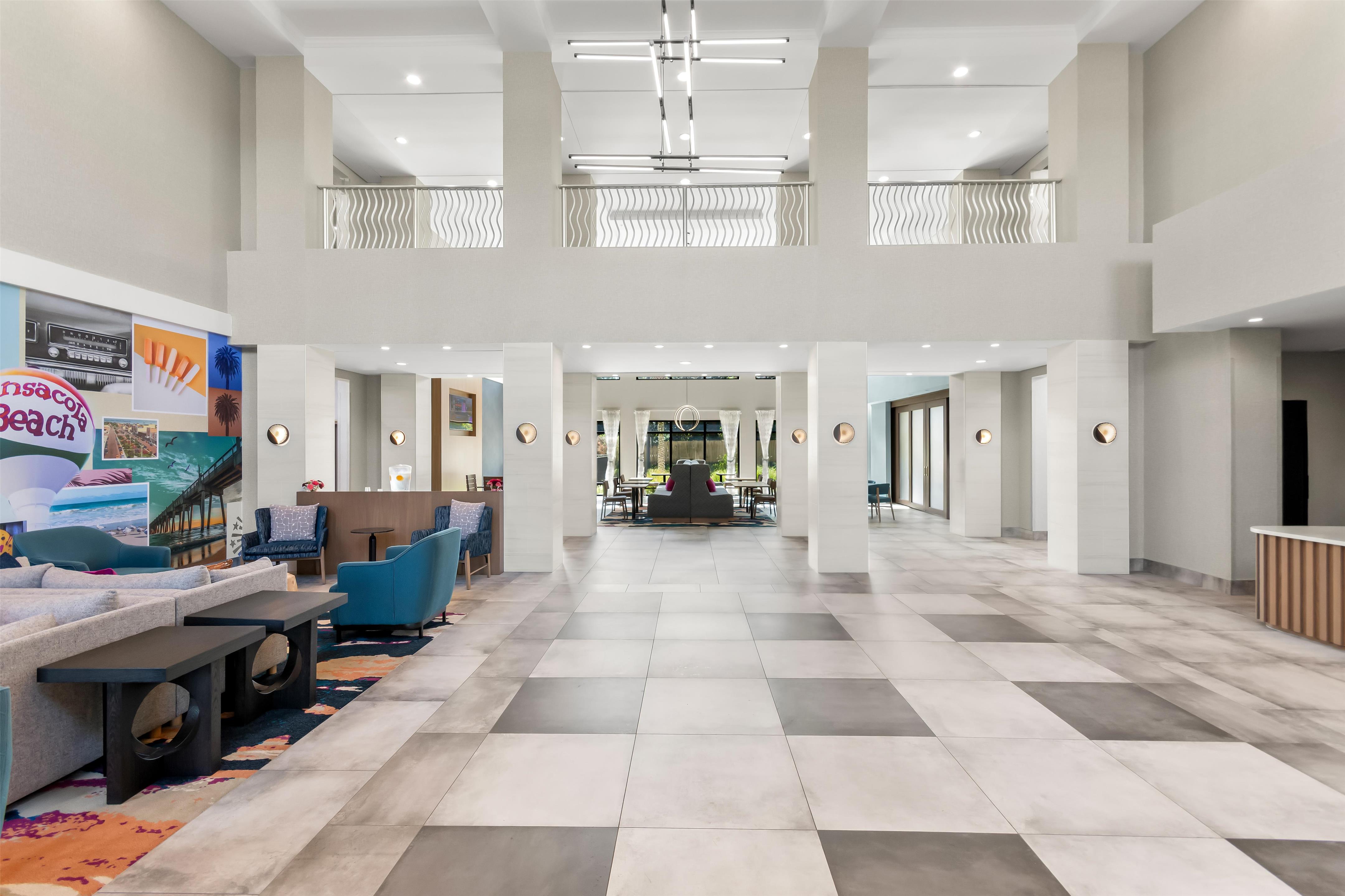 Lobby | Hampton Inn & Suites Pensacola/I-10 Pine Forest Road