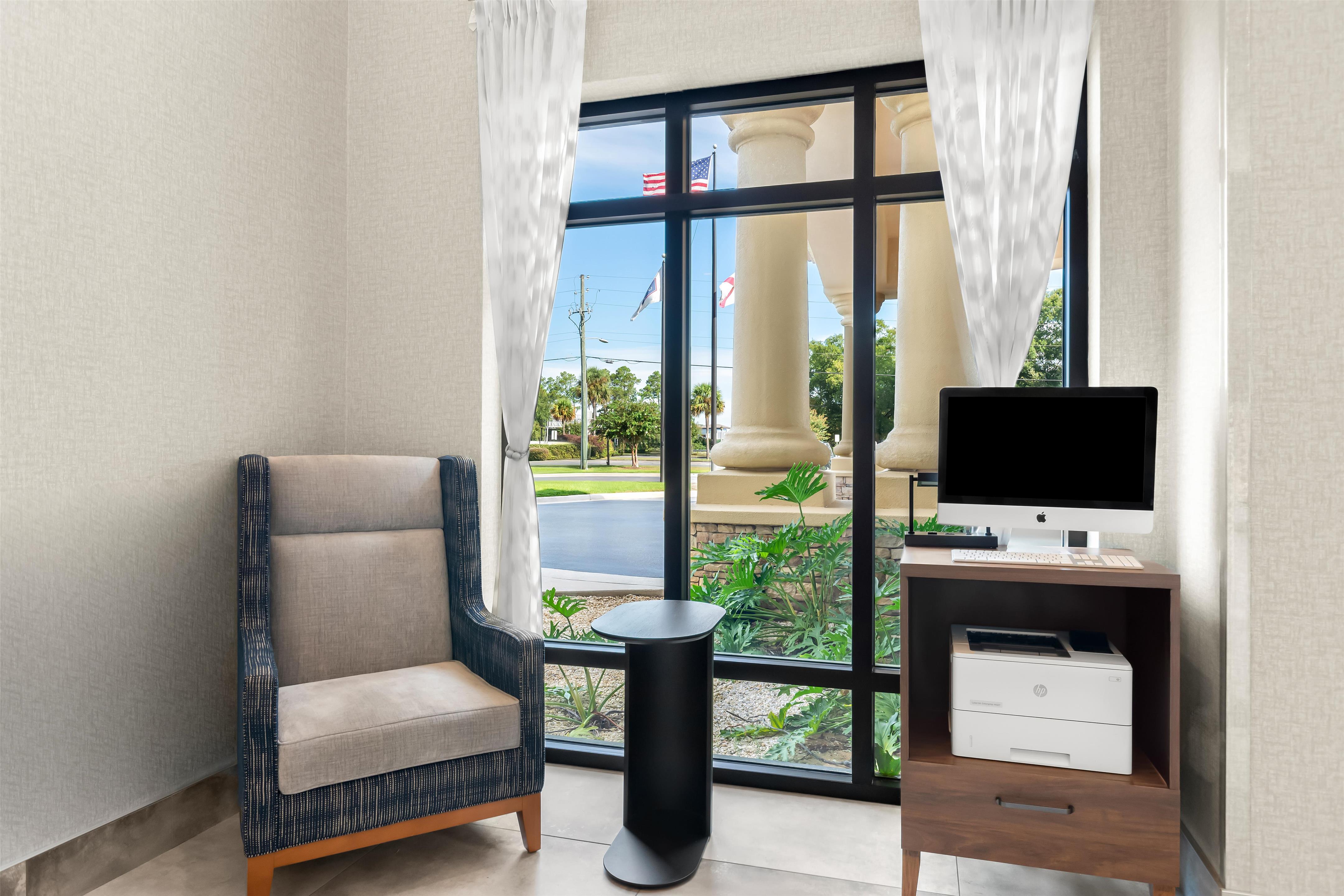 Business Center | Hampton Inn & Suites Pensacola/I-10 Pine Forest Road