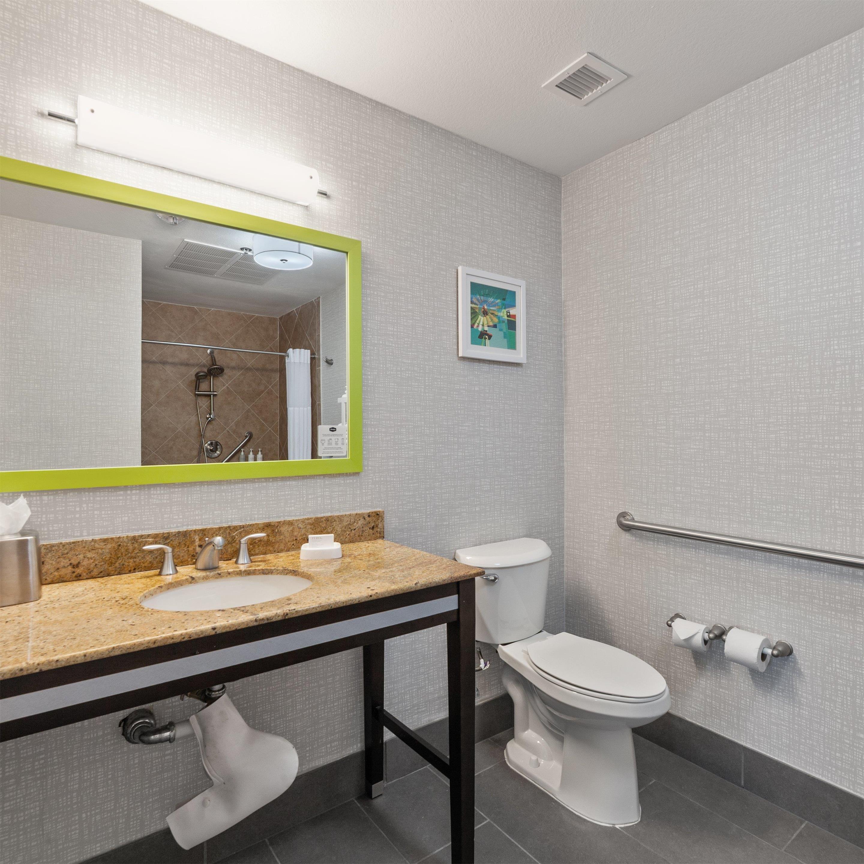 Guest room bath