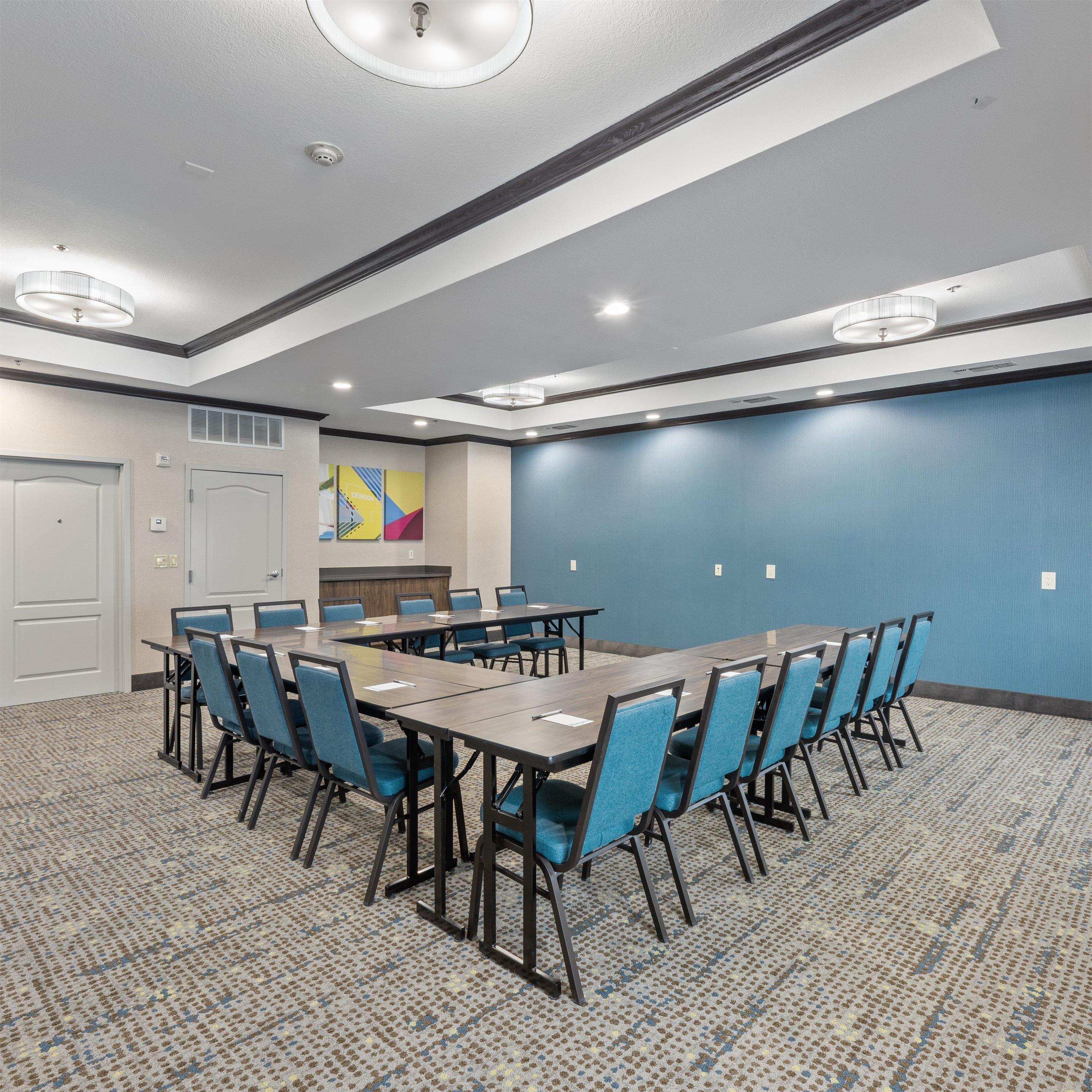 Meeting Room | Hampton Inn & Suites Denison