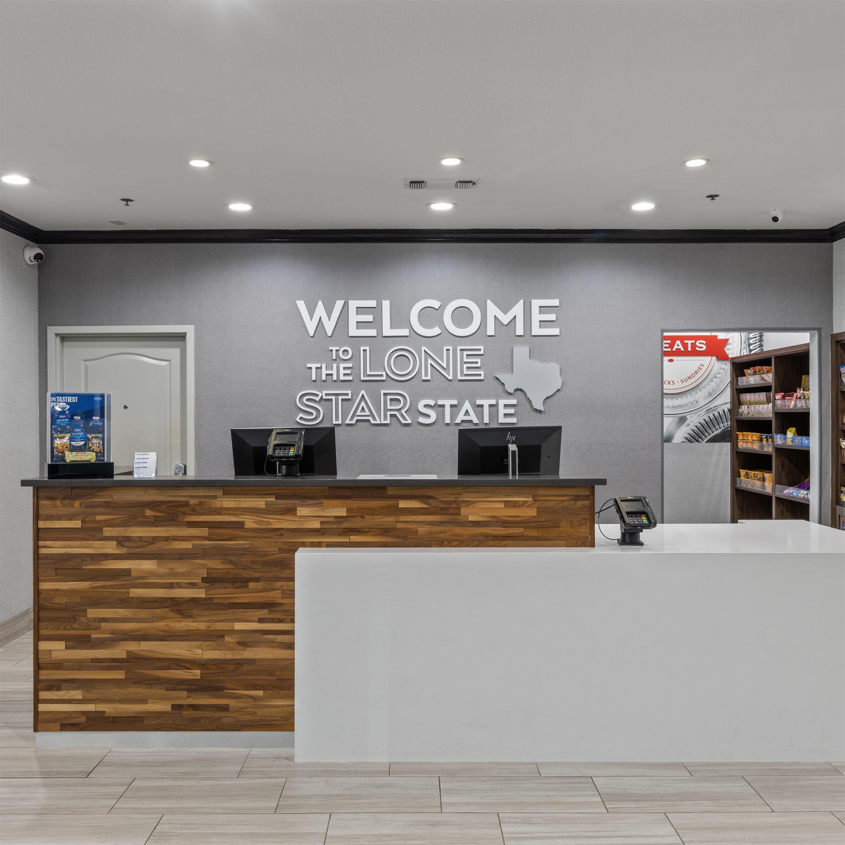 Reception | Hampton Inn & Suites Denison