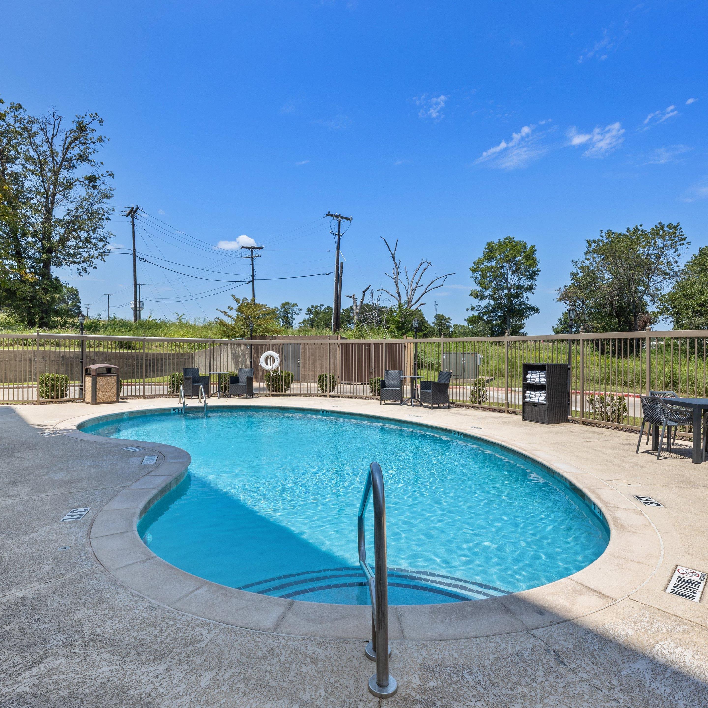 Pool | Hampton Inn & Suites Denison