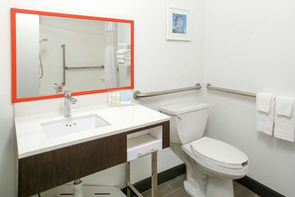  - Hampton Inn Portage - I-94, Exit 19