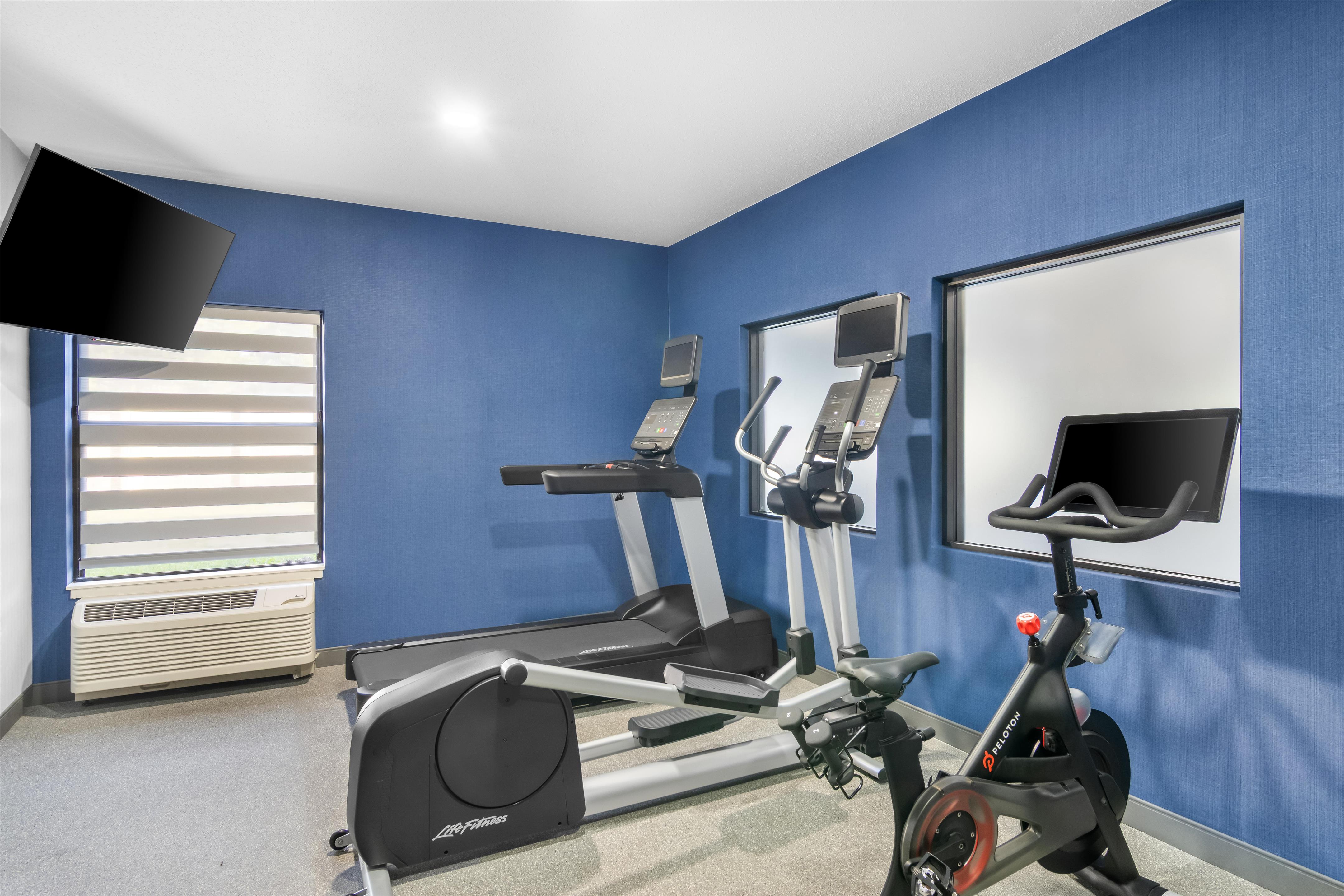 Health club fitness center gym | Hampton Inn Portage
