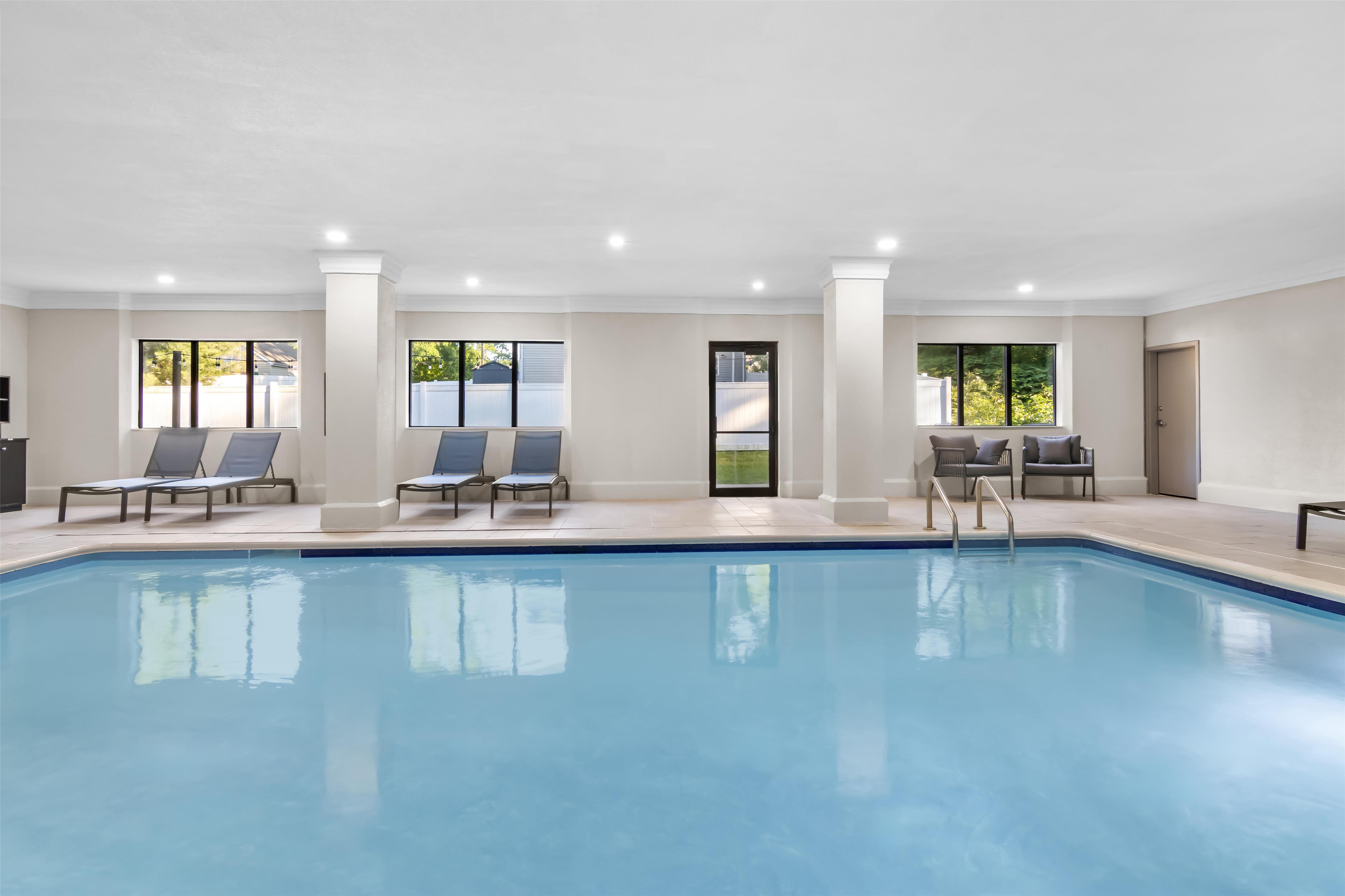 Pool | Hampton Inn Portage