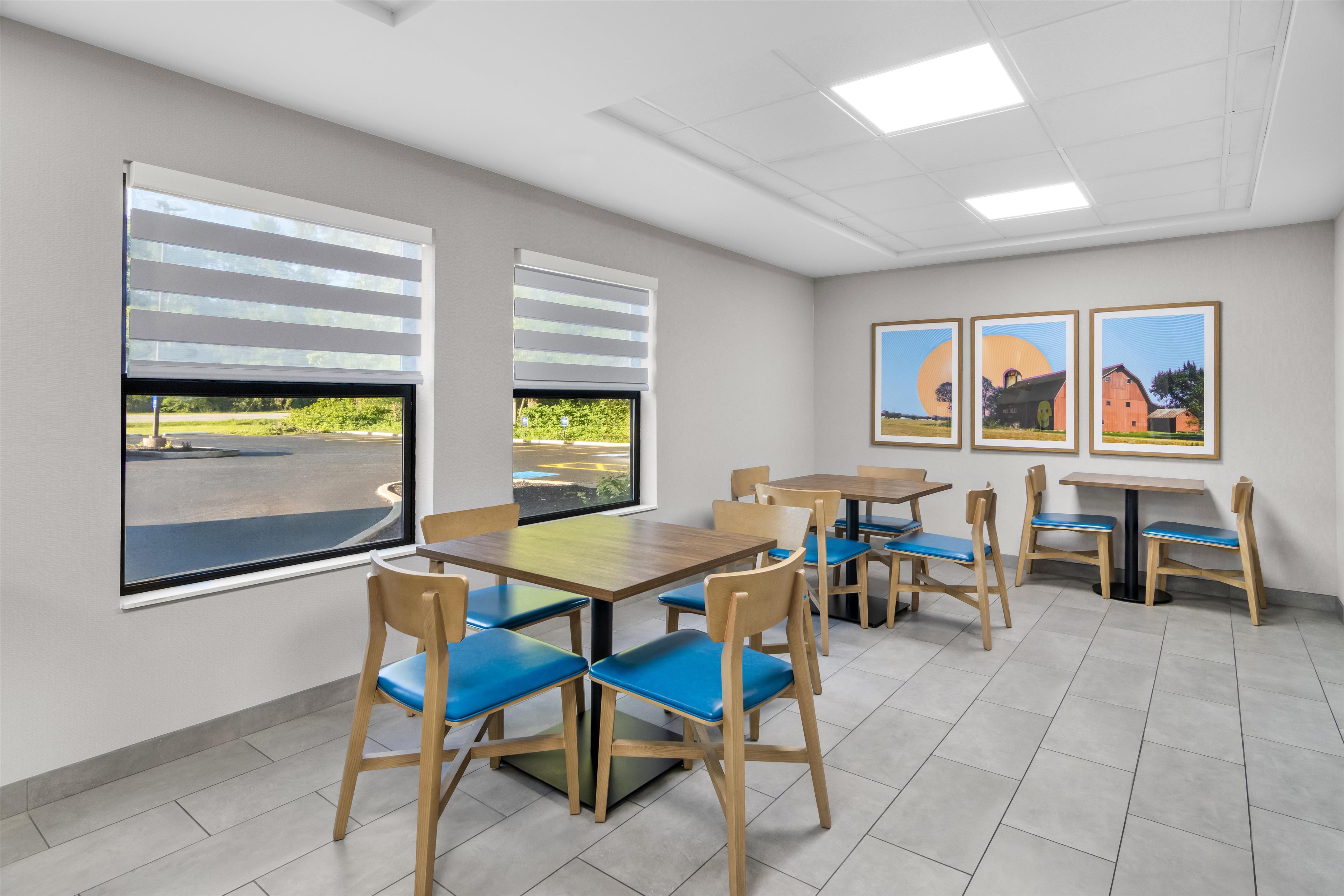 Lobby | Hampton Inn Portage