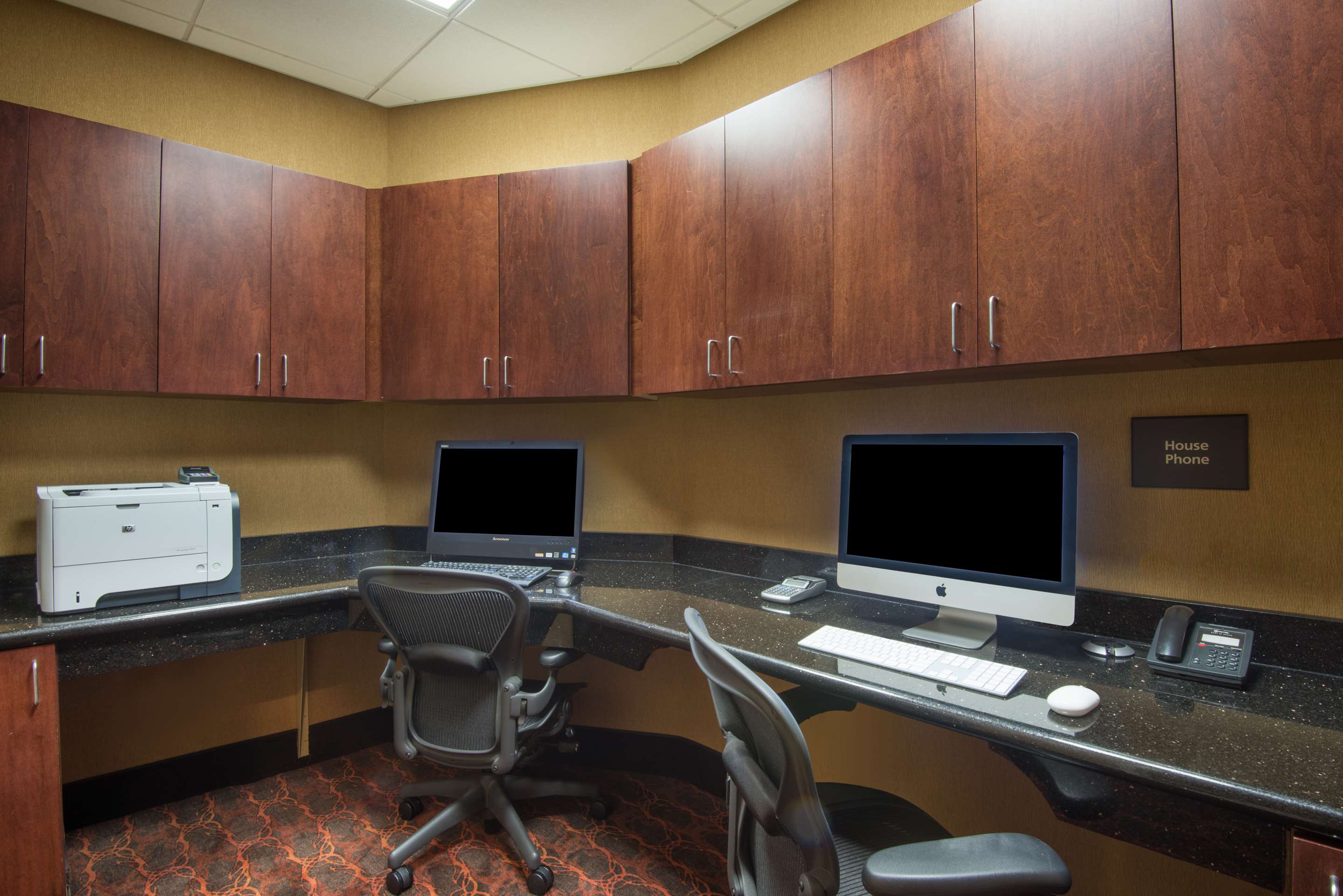 Business Center | Hampton Inn Kingston