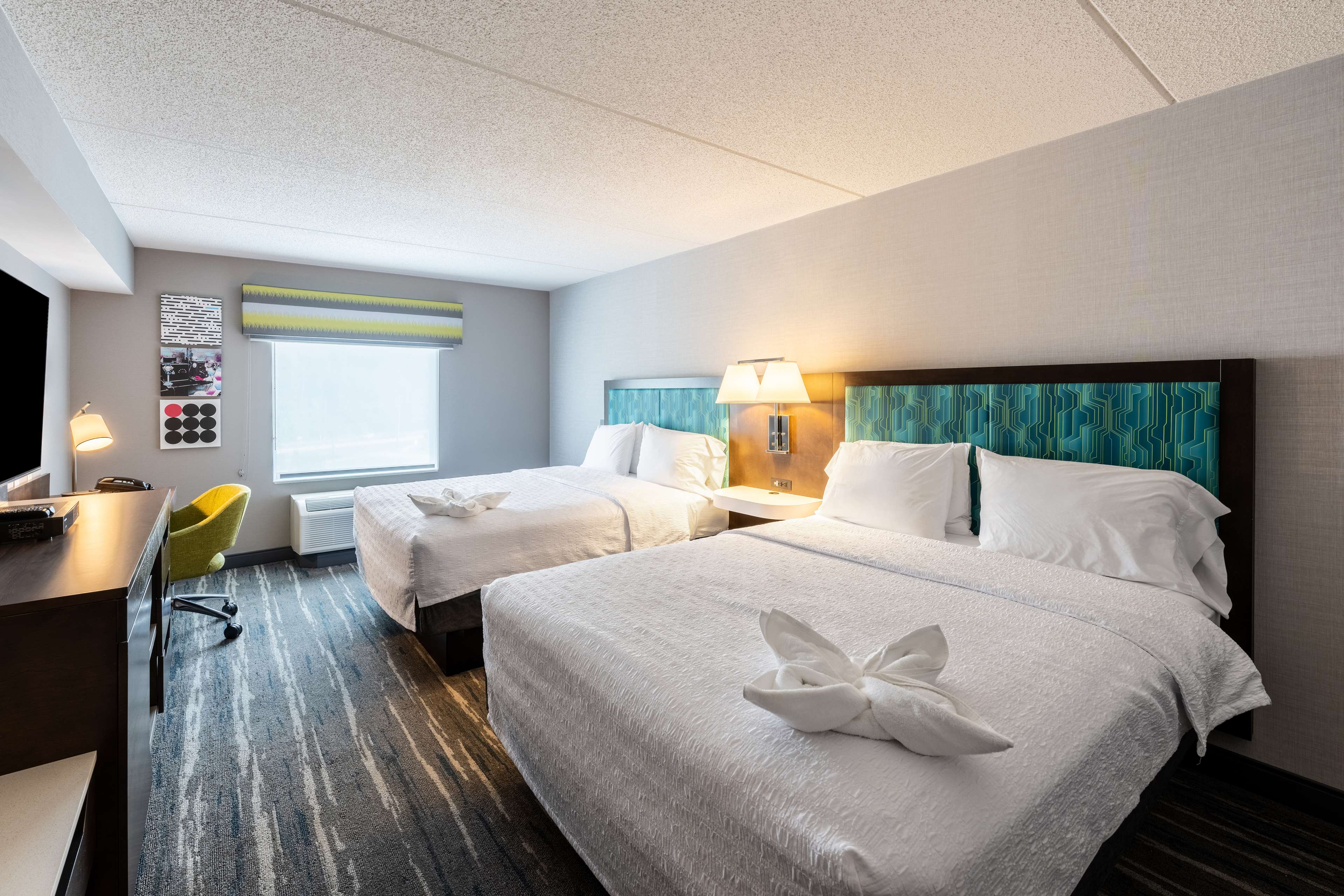 Hampton Inn & Suites by Hilton Poughkeepsie Room Type - 2 QN BEDS SHWR ONLY NOSMOK