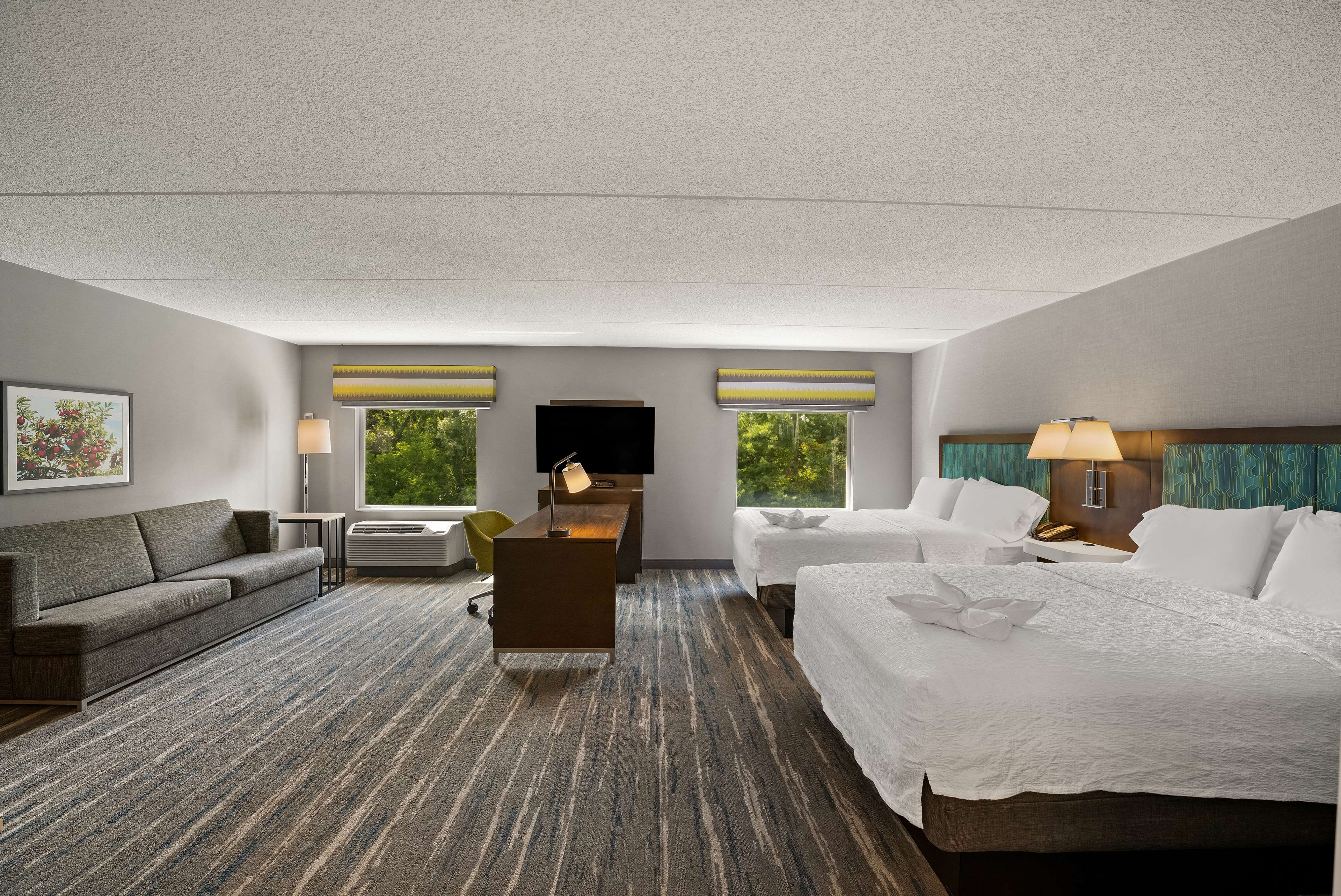 Hampton Inn & Suites by Hilton Poughkeepsie Room Type - 2QNS STUDIO SOFABED NOSMOK