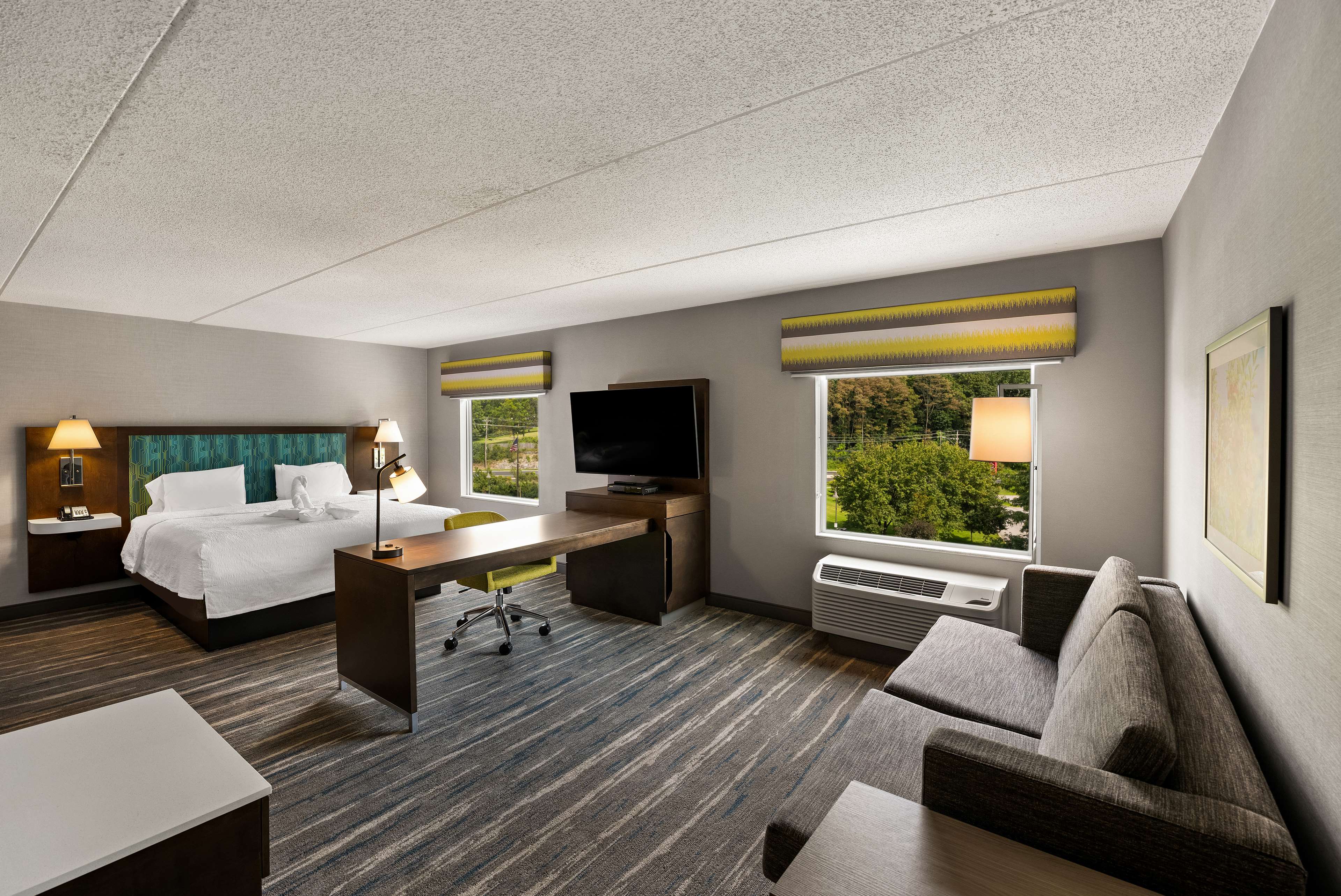 Hampton Inn & Suites by Hilton Poughkeepsie Room Type - 1KNG STUDIO SOFABED NOSMOK