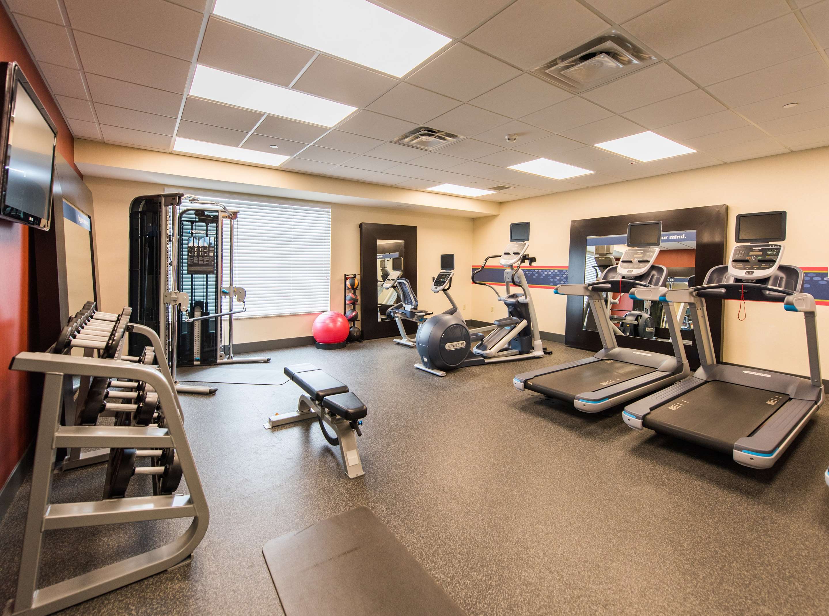 Health club fitness center gym | Hampton Inn Presque Isle Maine