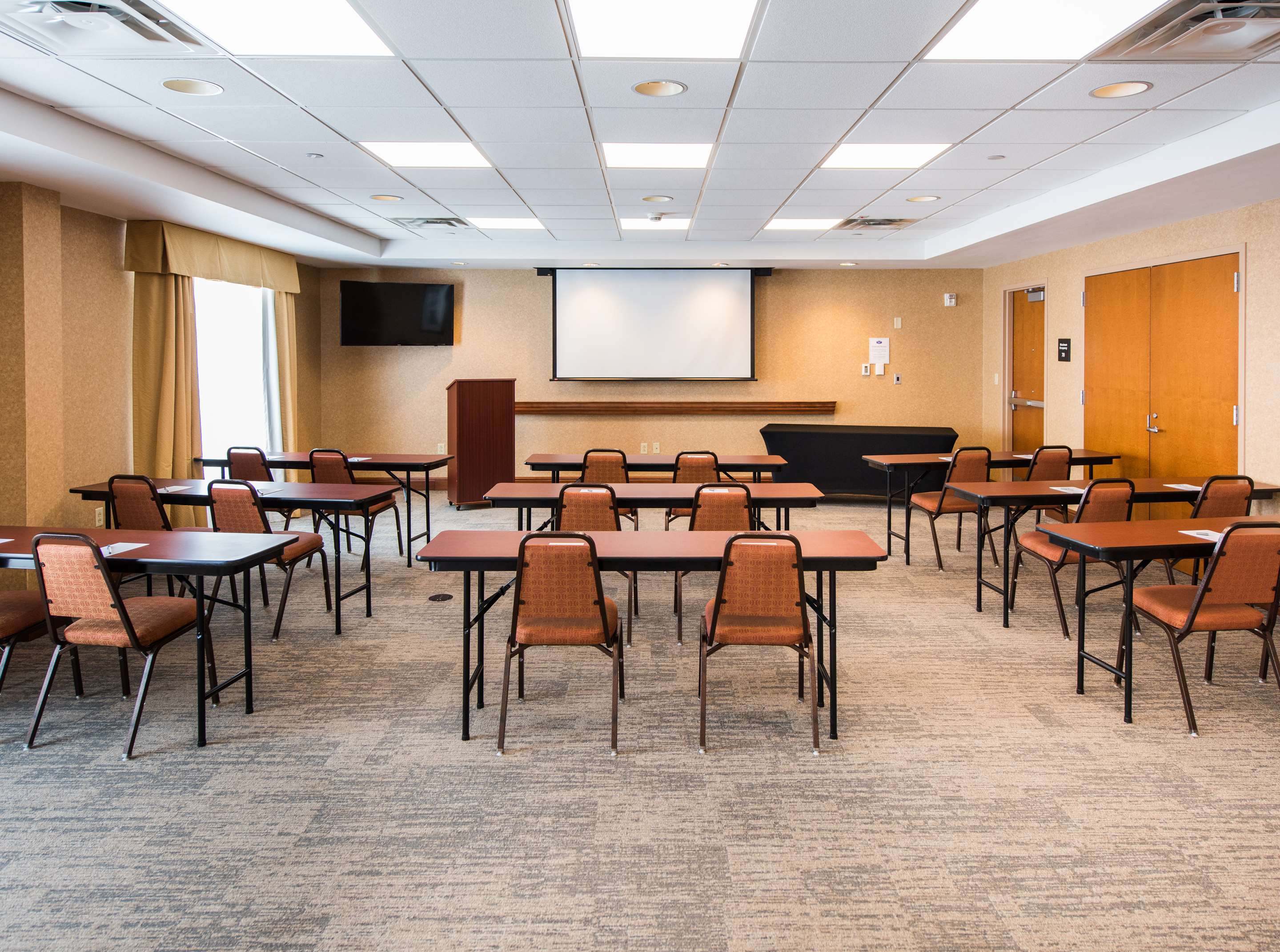 Meeting Room | Hampton Inn Presque Isle Maine