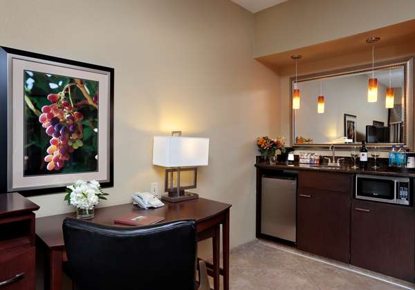  - Hampton Inn & Suites Paso Robles - US 101, Exit 228