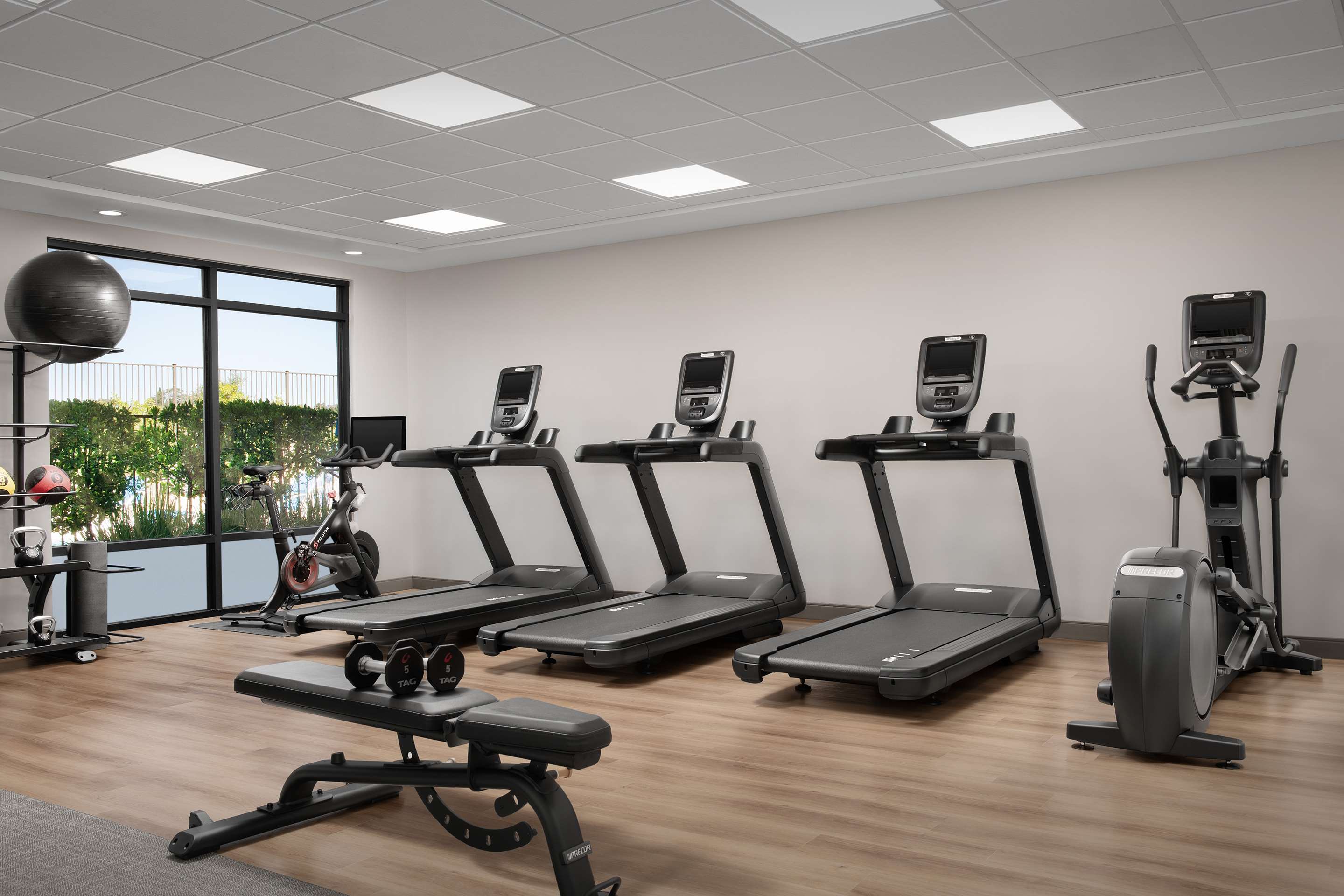 Health club fitness center gym | Hampton Inn & Suites Paso Robles