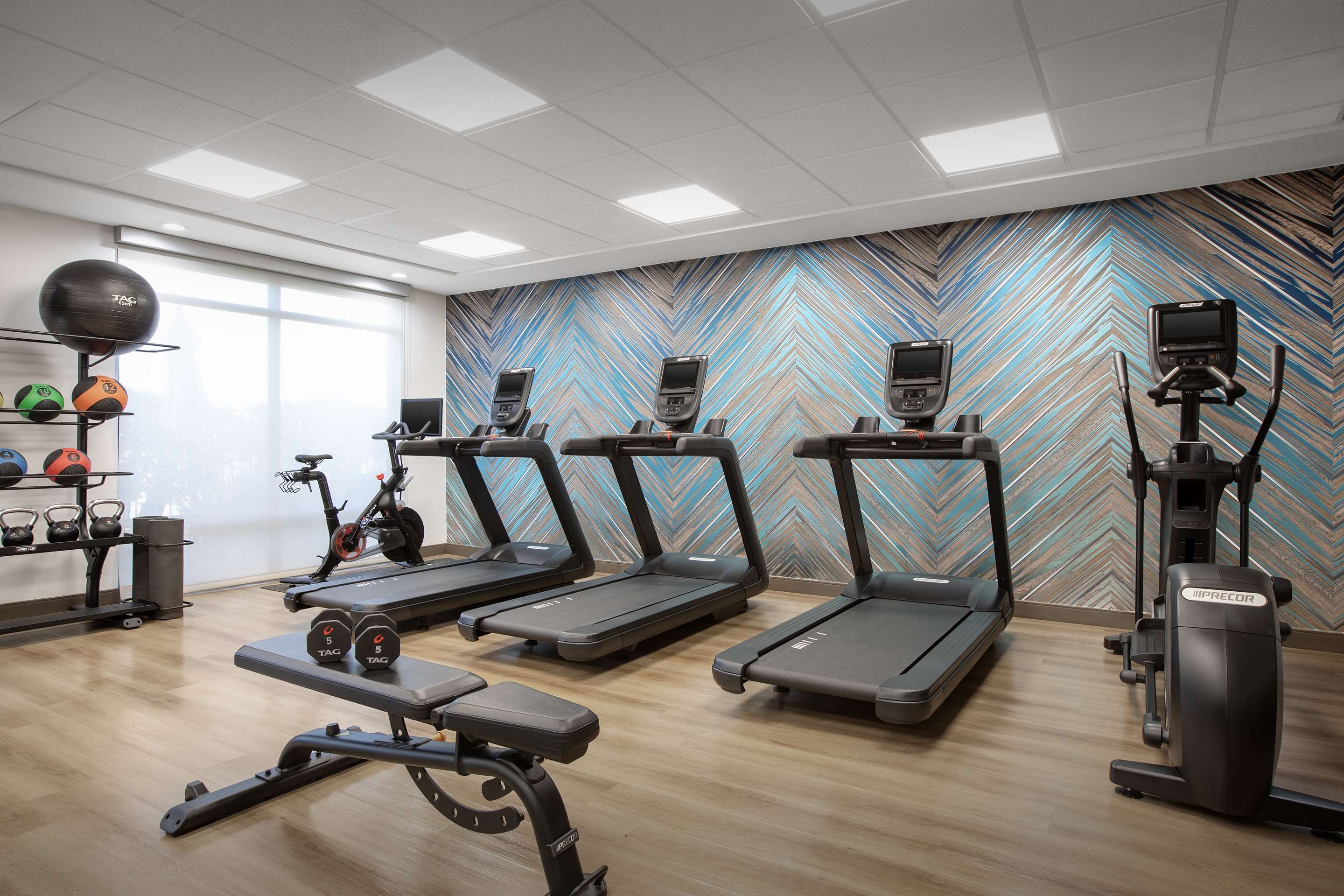 Health club fitness center gym | Hampton Inn & Suites Paso Robles