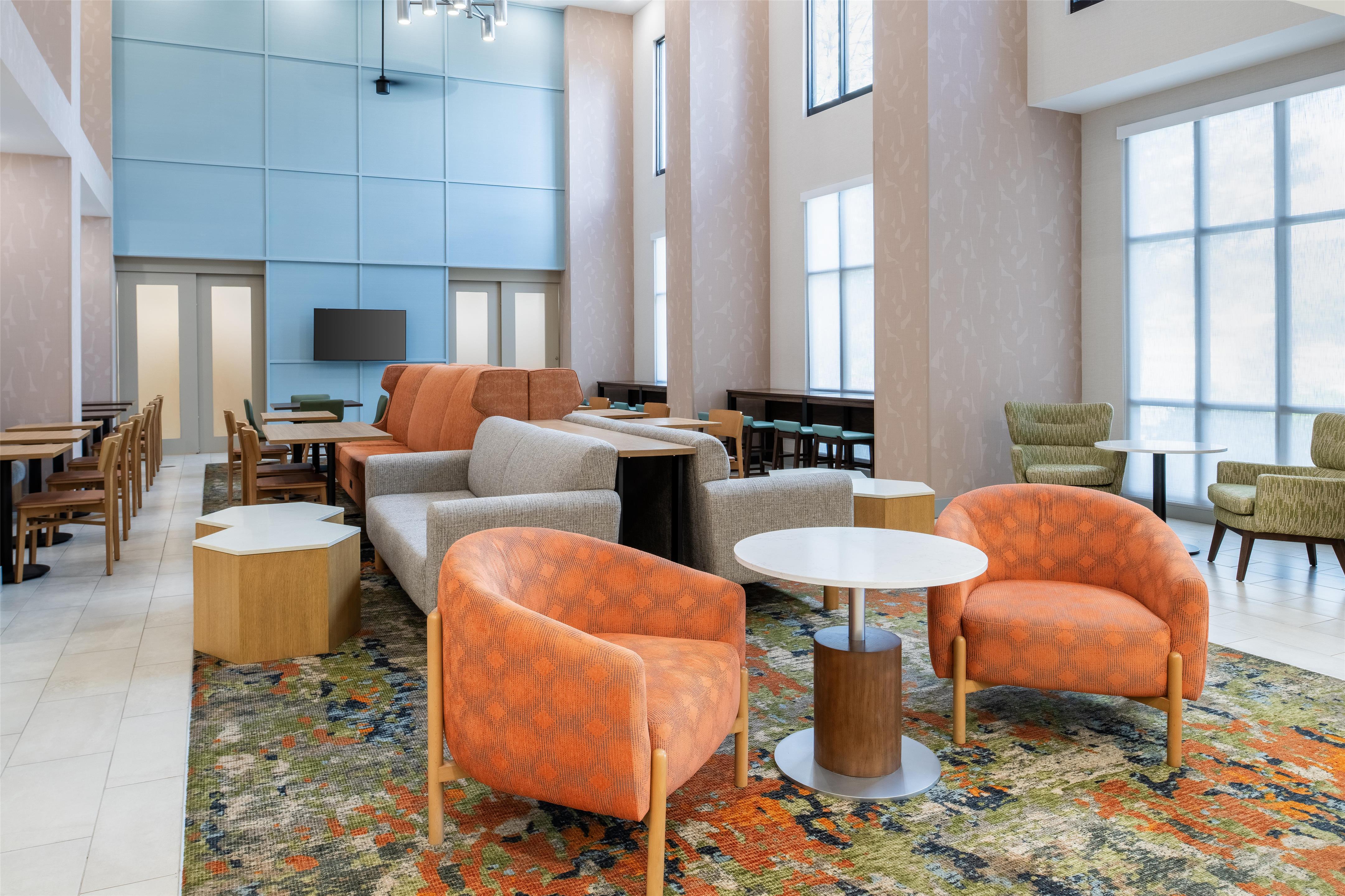 Breakfast Area | Hampton Inn & Suites Prescott Valley