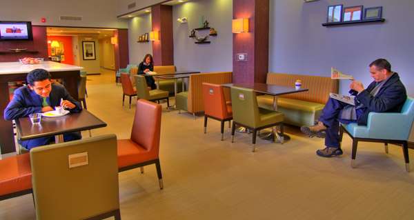 Restaurant - Hampton Inn & Suites Parsippany