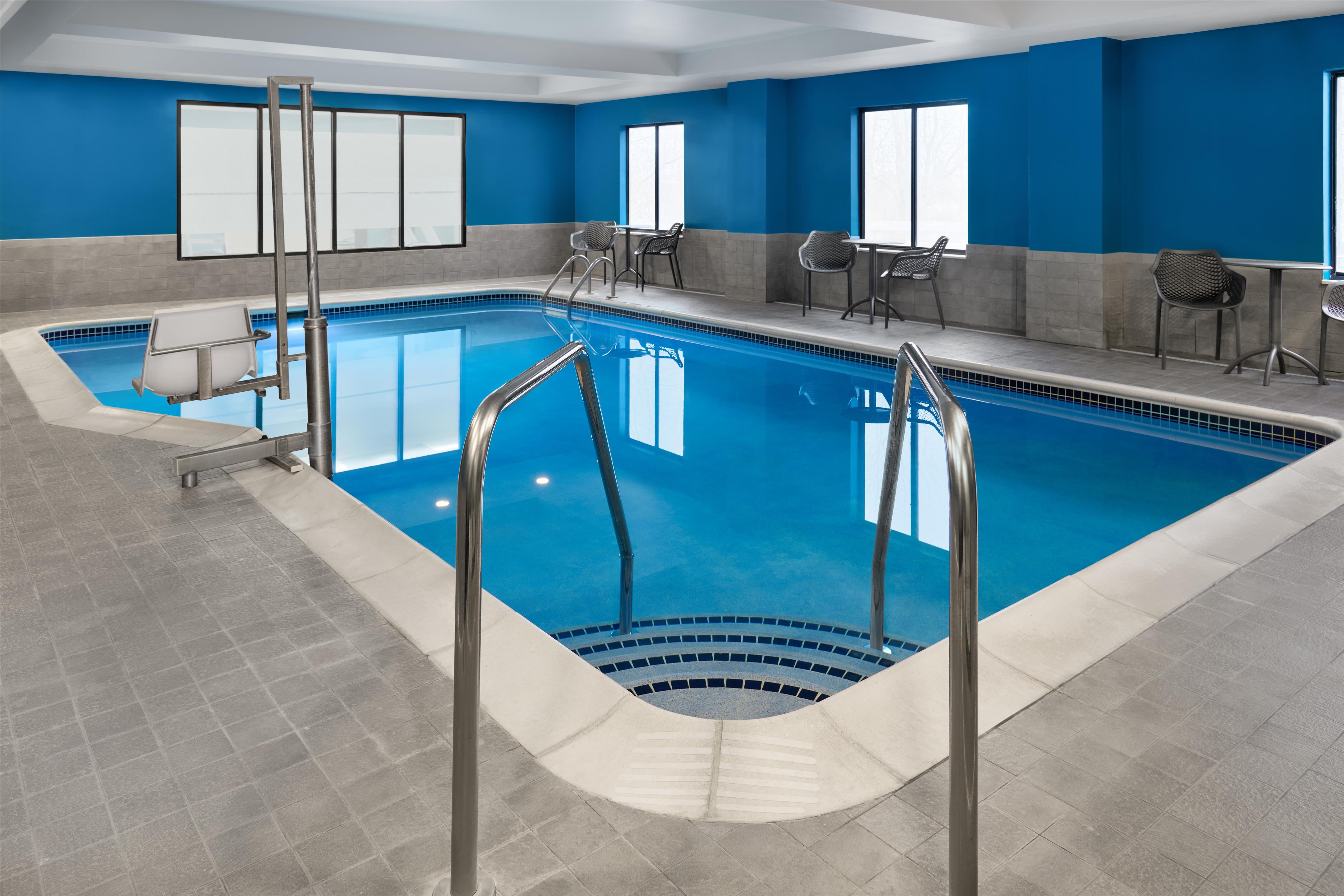 Pool | Hampton Inn & Suites Parsippany/North