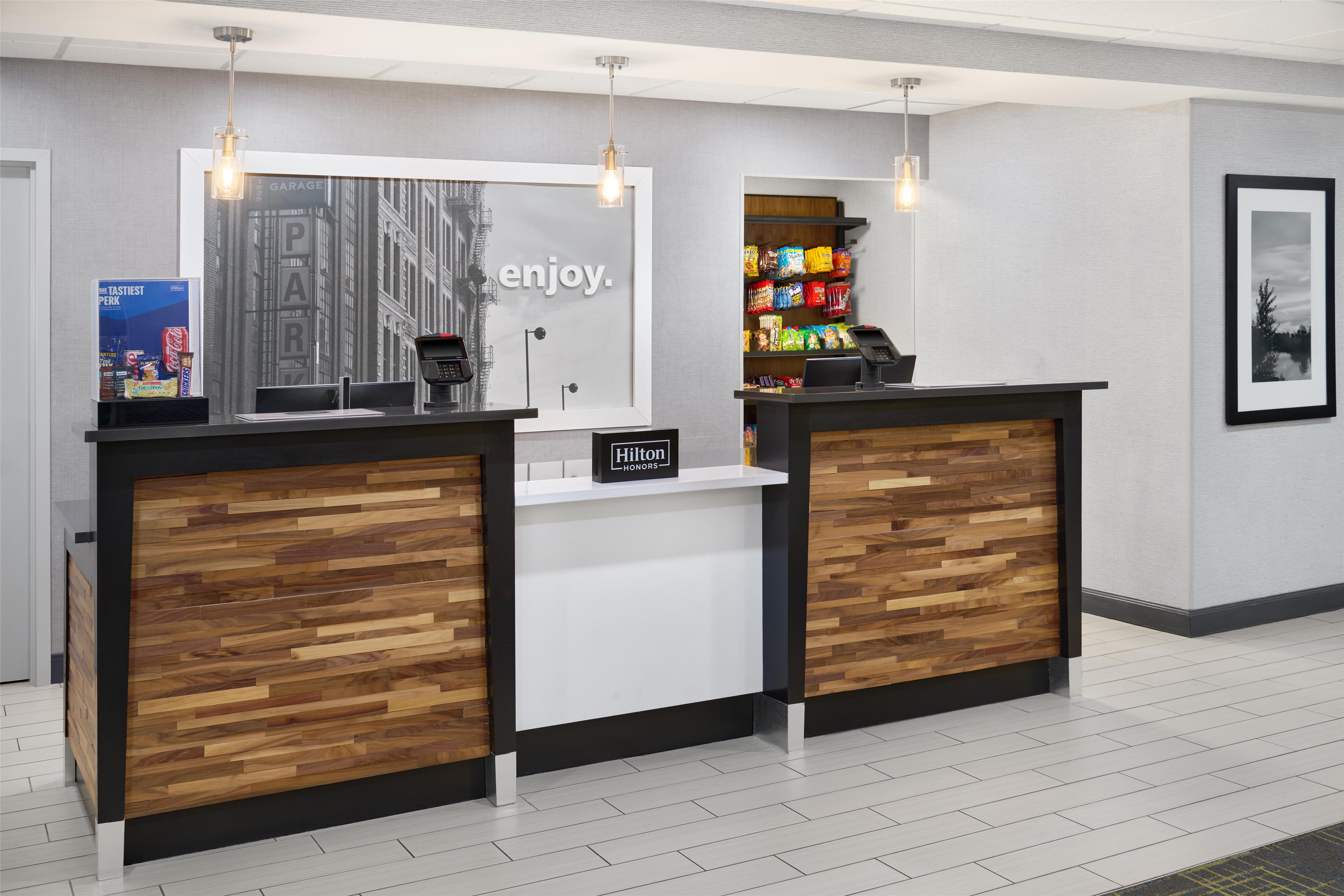Reception | Hampton Inn & Suites Parsippany/North