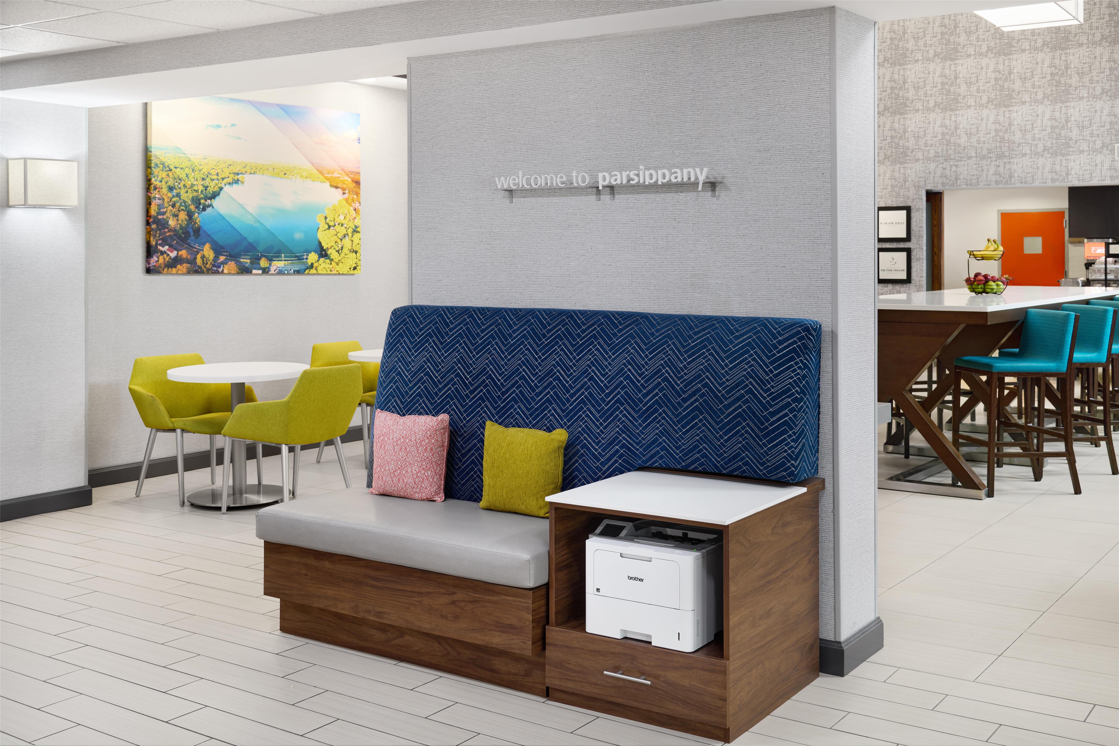 Business Center | Hampton Inn & Suites Parsippany/North