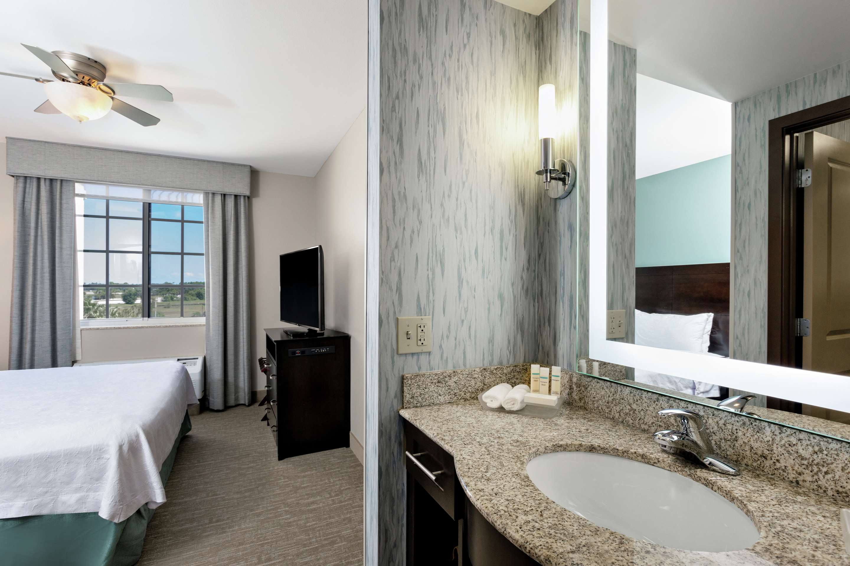 Guest room