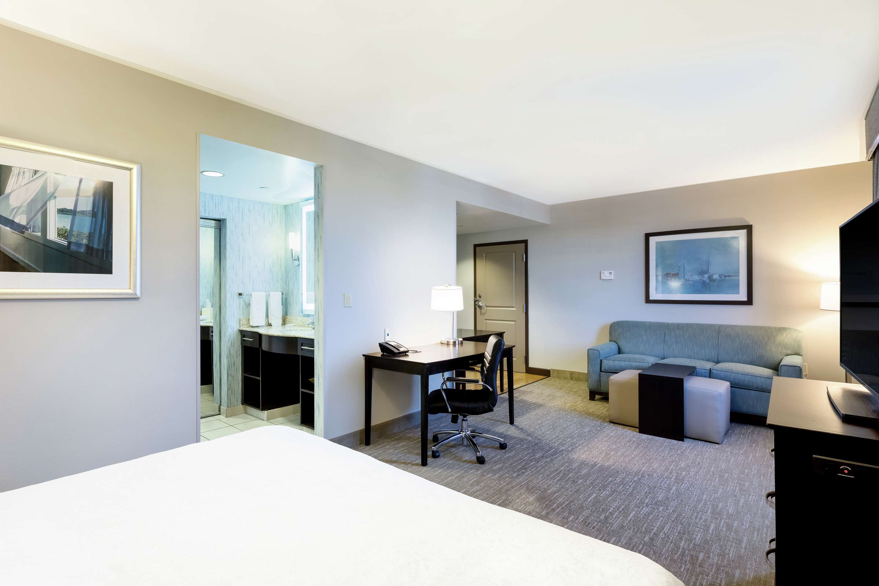 Guest room