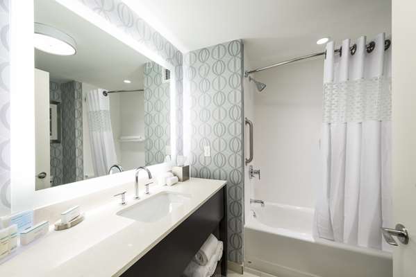  - Hampton Inn & Suites Downtown Portsmouth